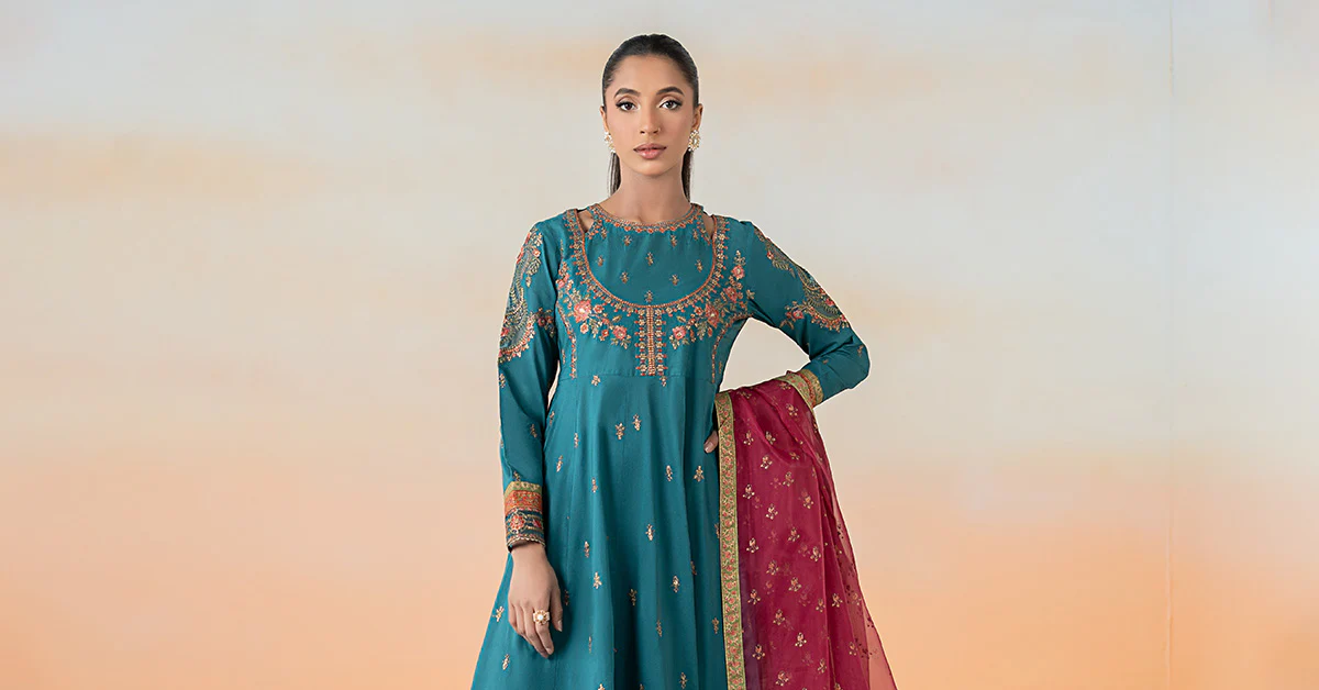3 Piece Embroidered Lawn Suit - Image 7
