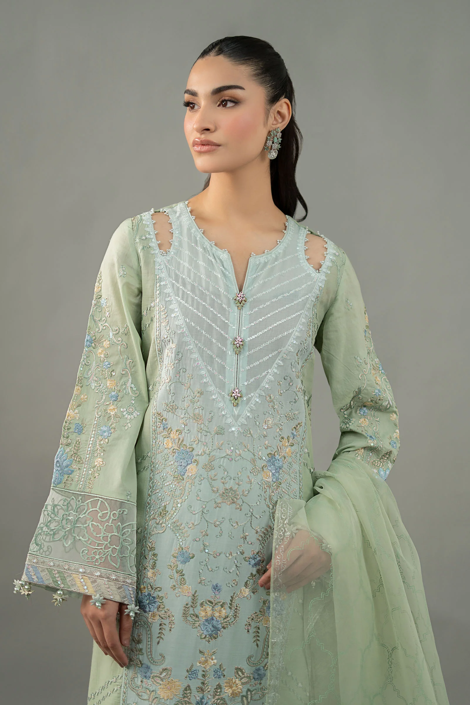 3 Piece Embroidered Lawn Suit - Image 2