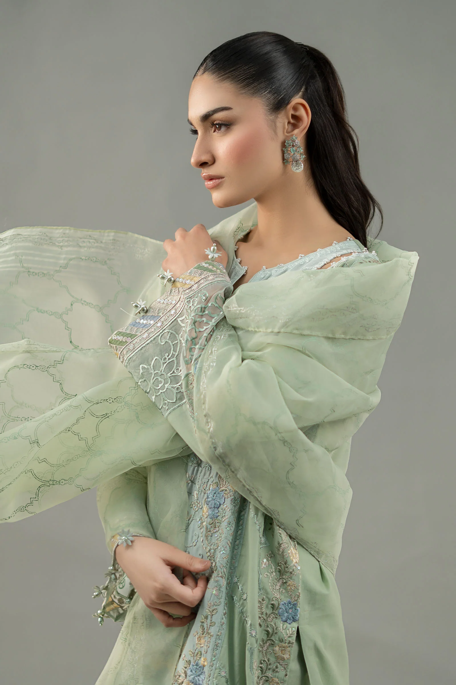 3 Piece Embroidered Lawn Suit - Image 3