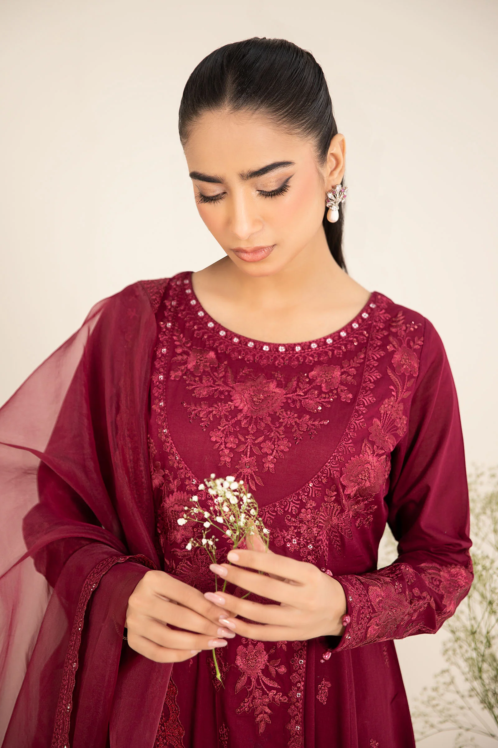 3 Piece Embroidered Lawn Suit - Image 4