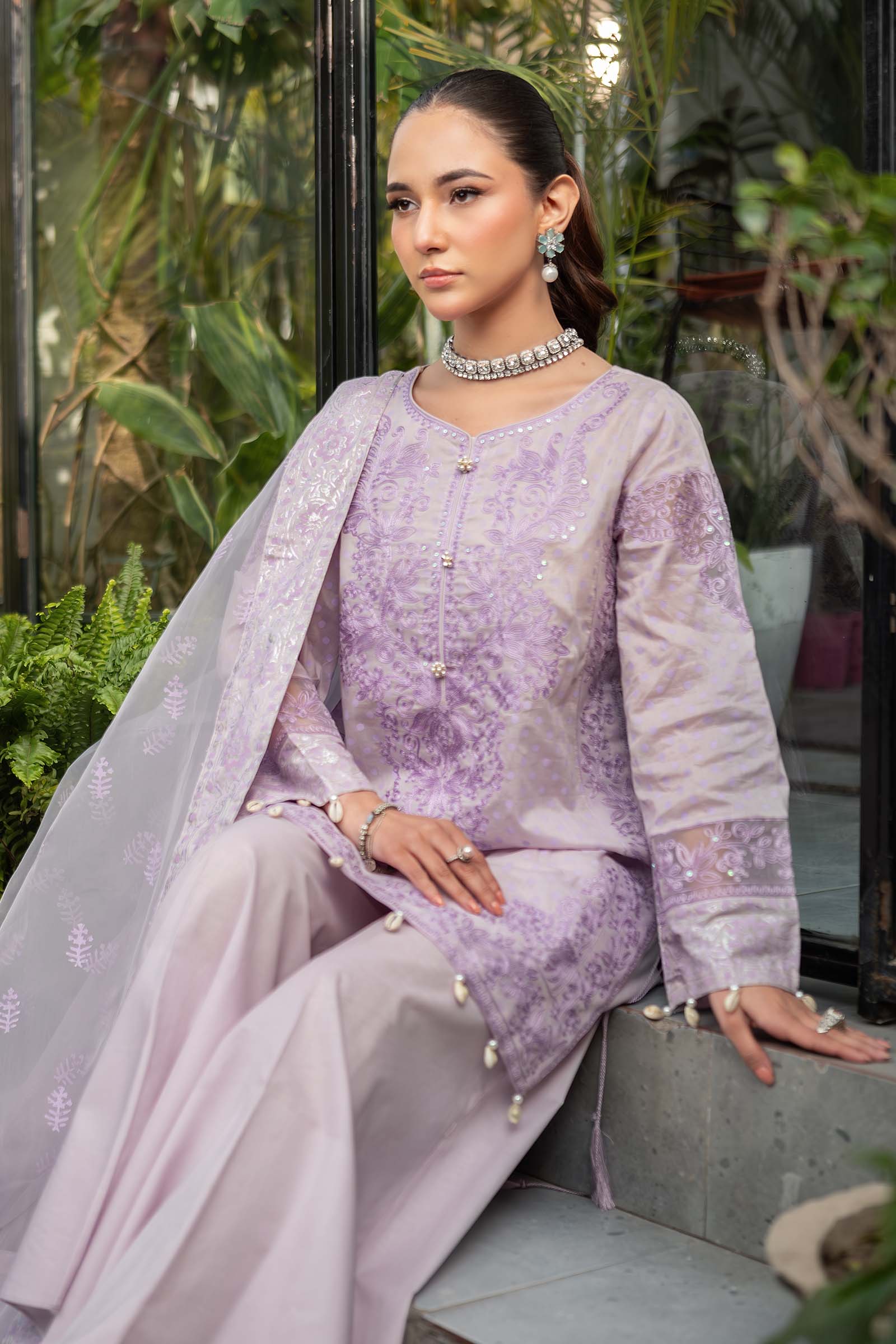 3 Piece Embroidered Lawn Suit - Image 2