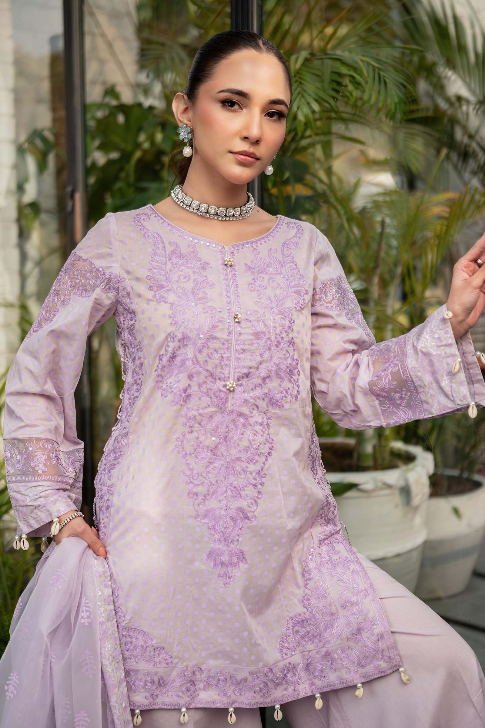 3 Piece Embroidered Lawn Suit - Image 4