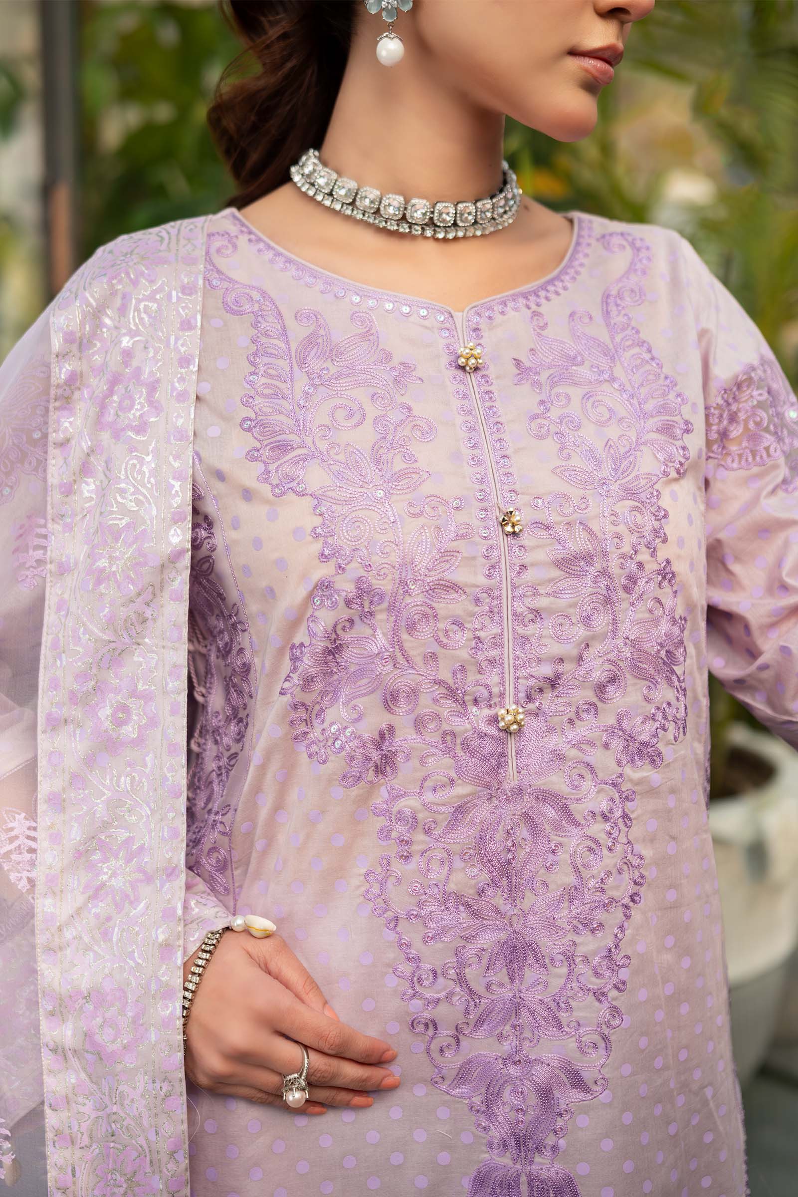 3 Piece Embroidered Lawn Suit - Image 6