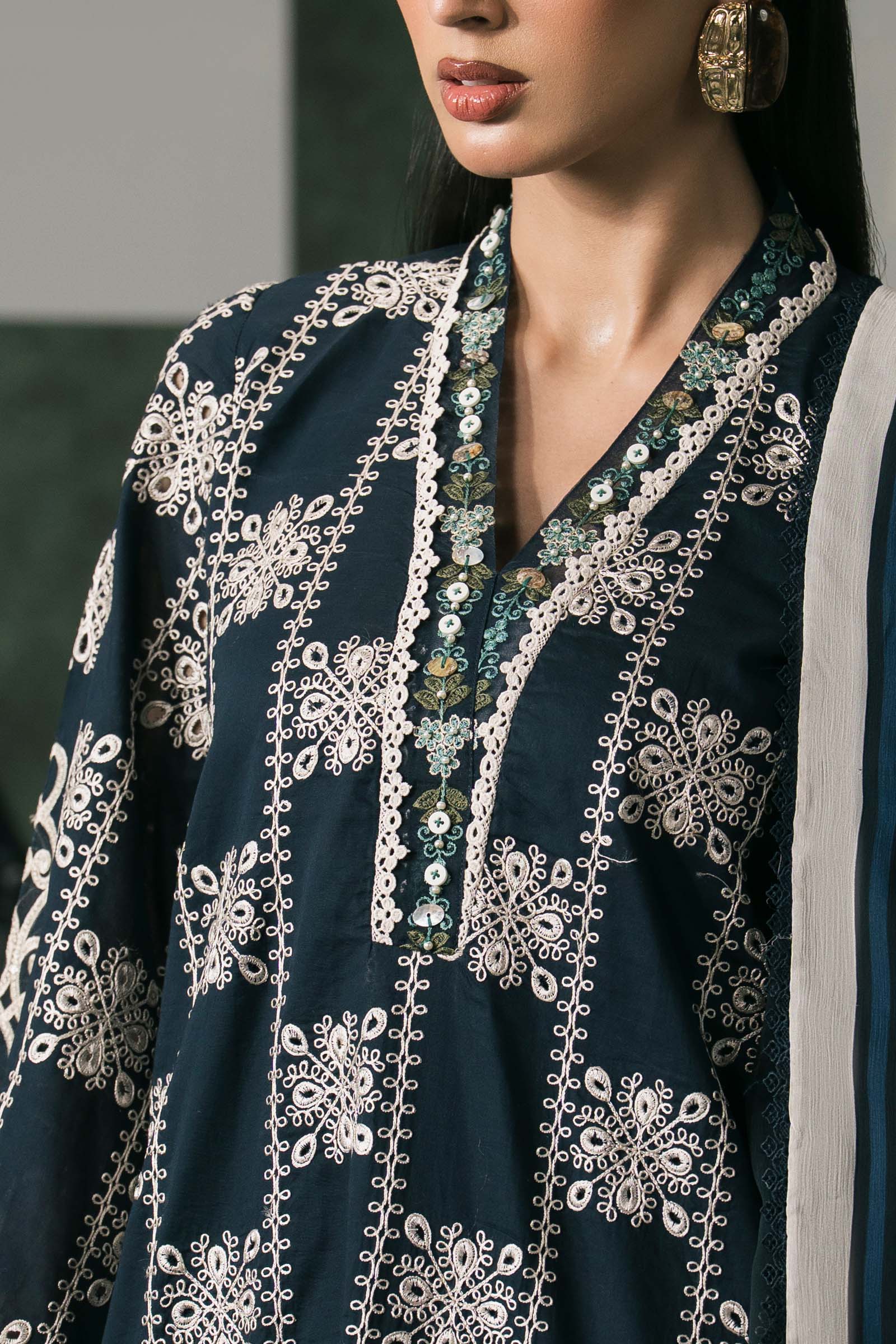 3 Piece Embroidered Lawn Suit - Image 6