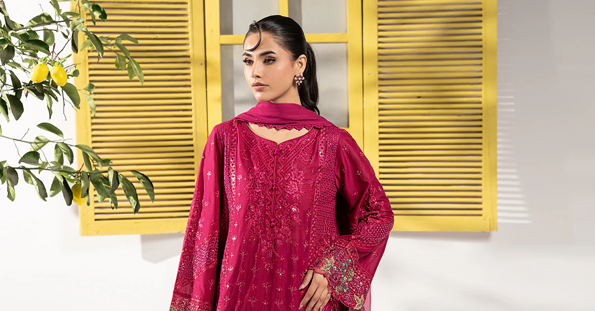 3 Piece Embroidered Lawn Suit - Image 7