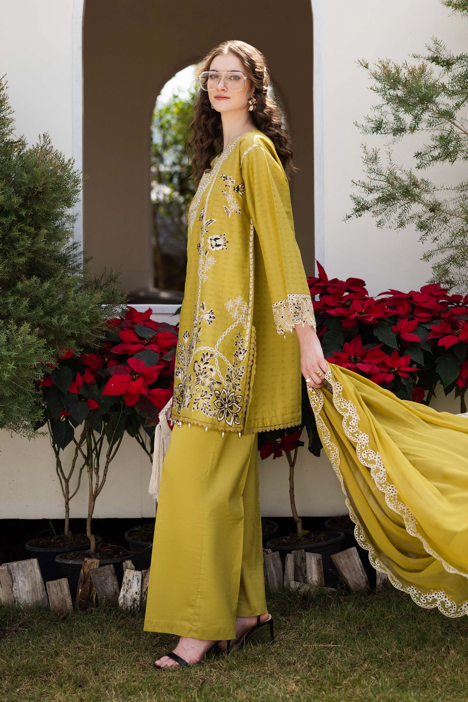 3 Piece Embroidered Dobby Lawn Suit - Image 5