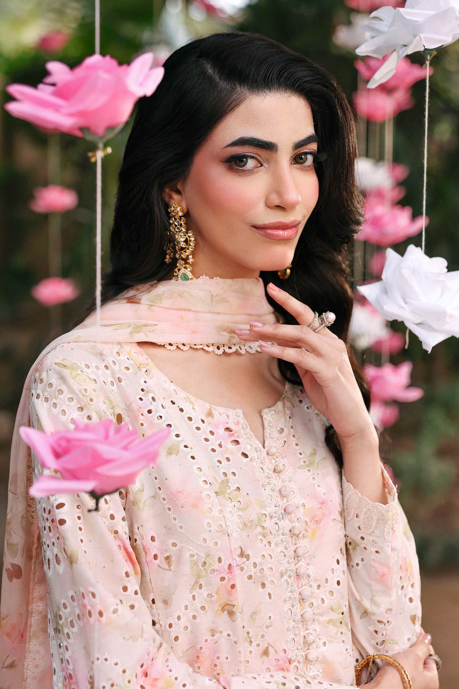 3 Piece Embroidered Lawn Suit - Image 3