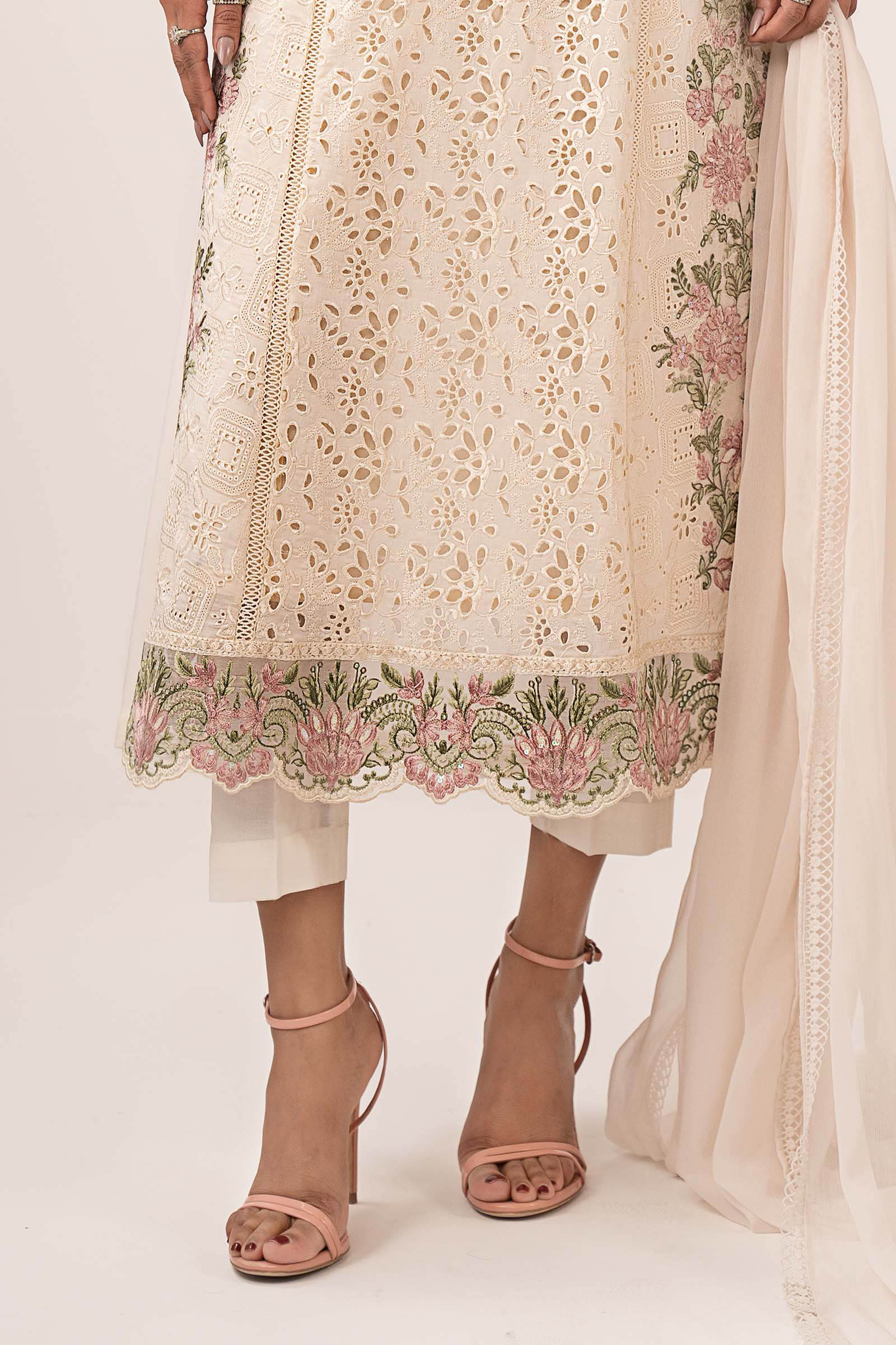 3 Piece Embroidered Lawn Suit - Image 6