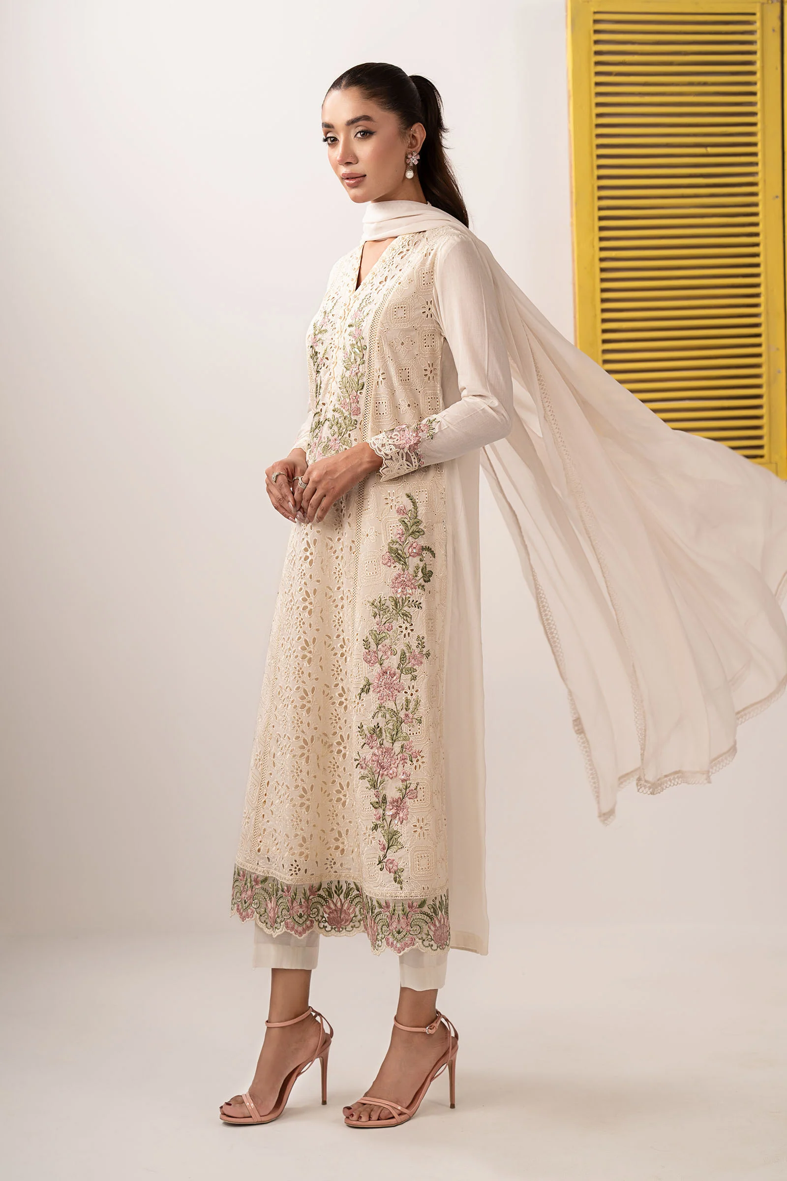 3 Piece Embroidered Lawn Suit - Image 7