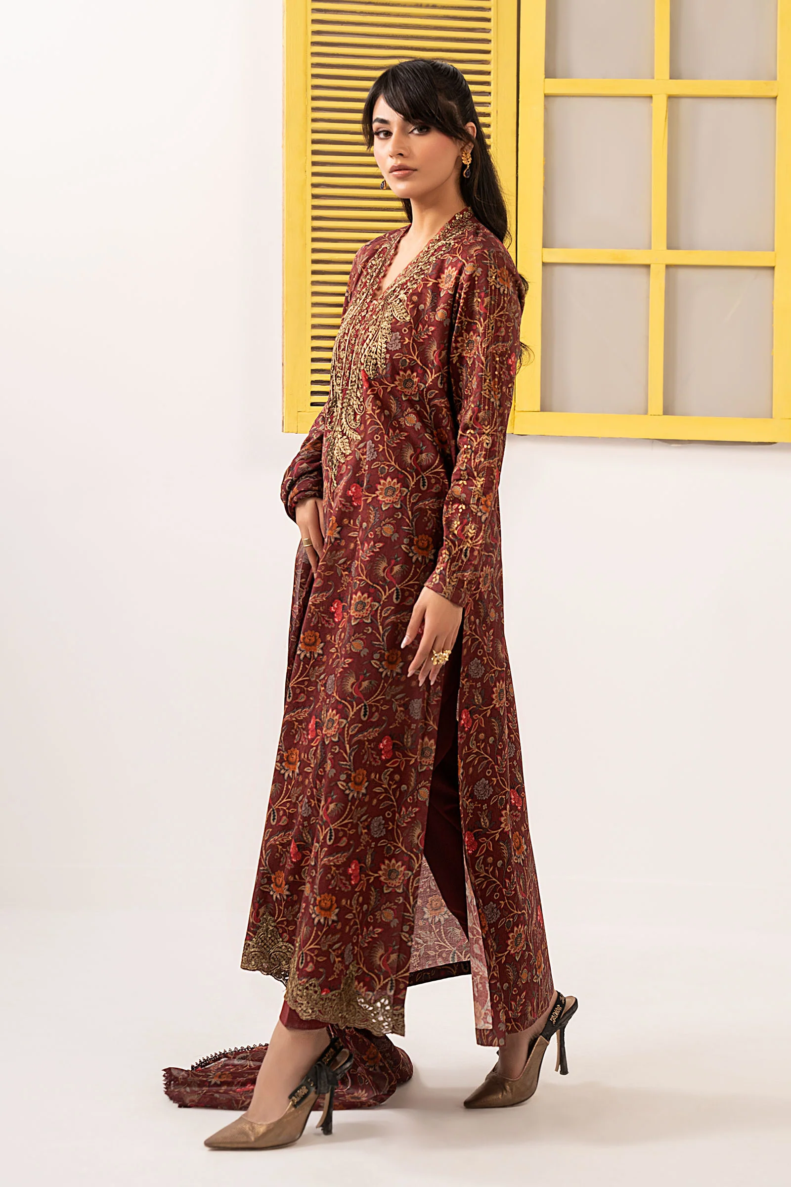3 Piece Embroidered Dobby Lawn Suit - Image 3