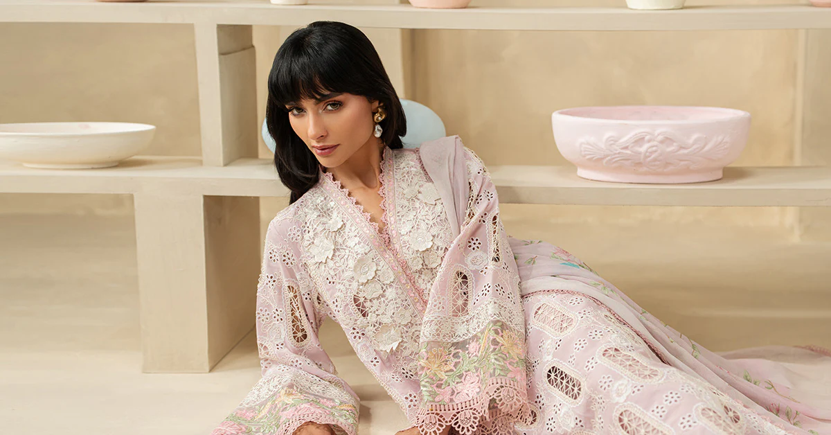 3 Piece Embroidered Lawn Suit - Image 8
