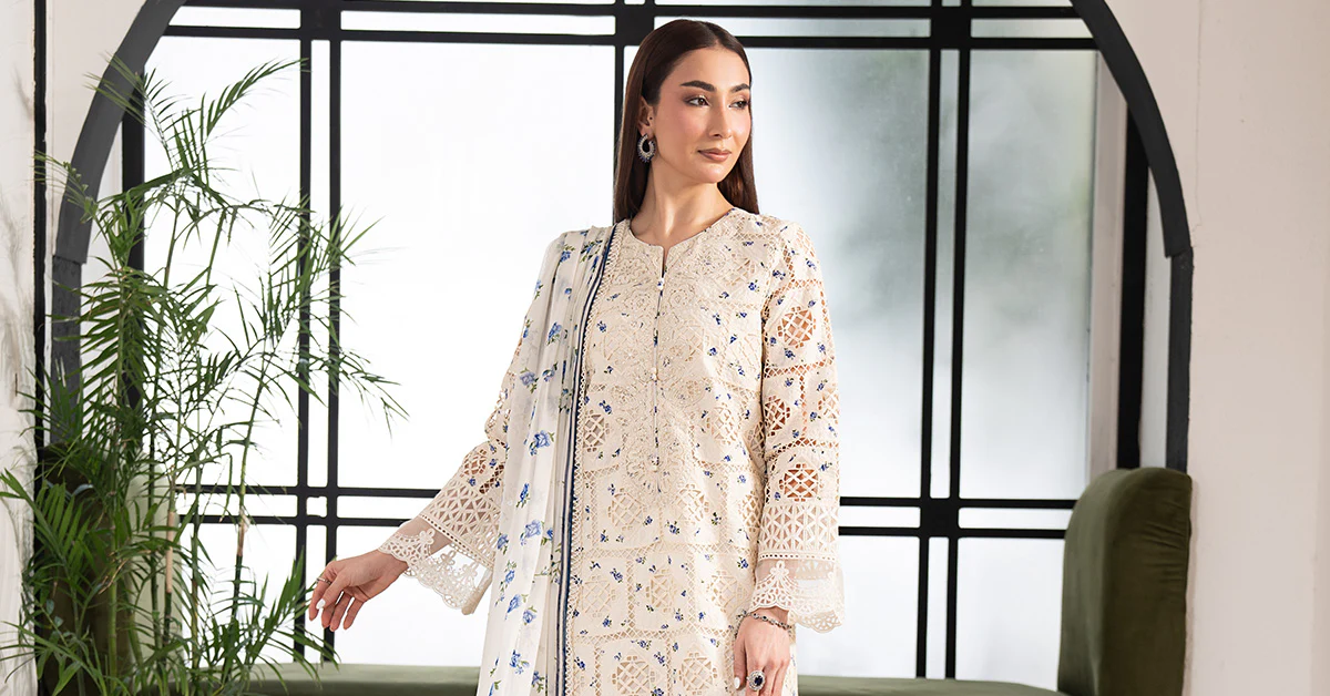 3 Piece Embroidered Lawn Suit - Image 9