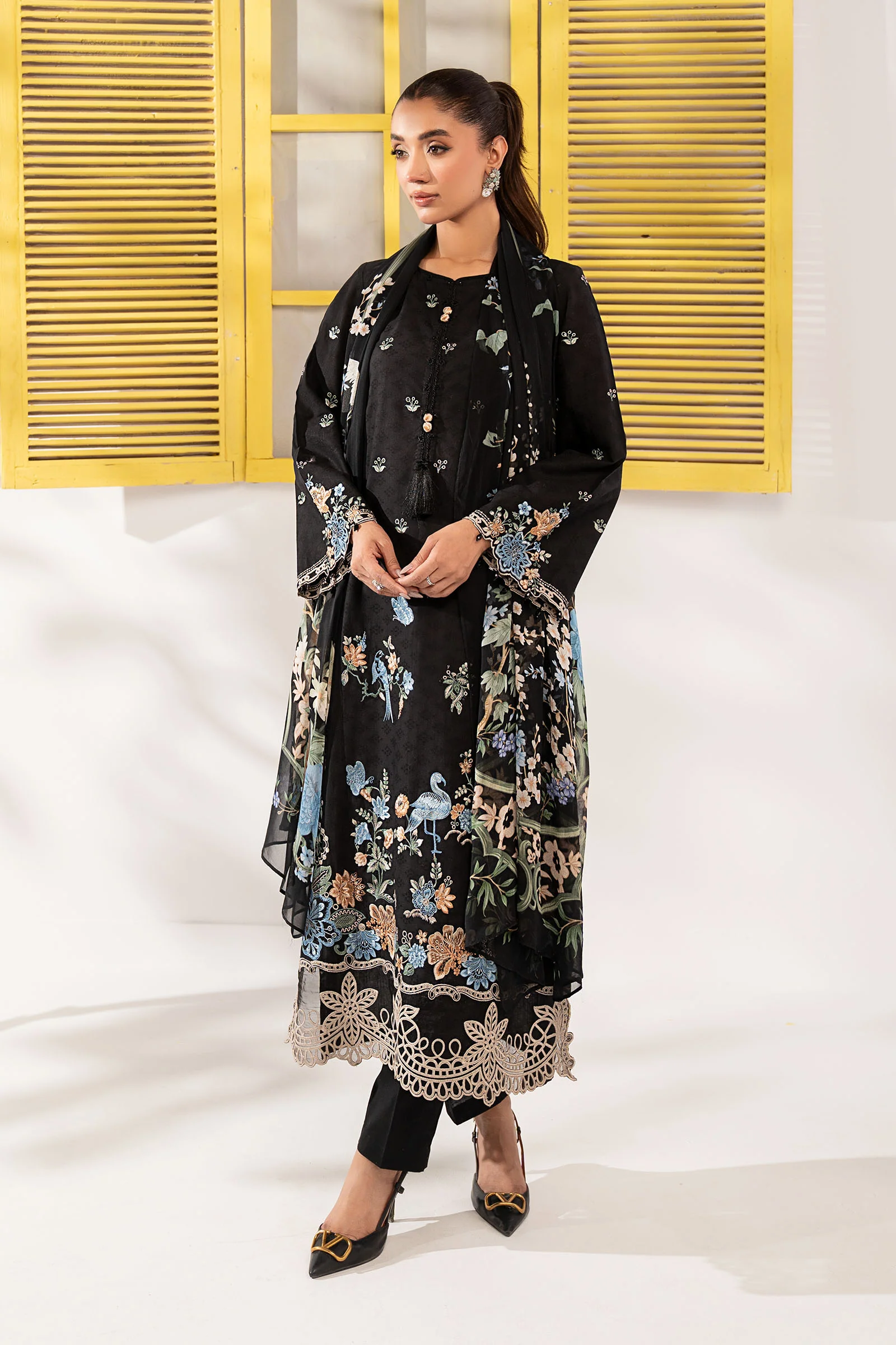 3 Piece Embroidered Dobby Lawn Suit - Image 8