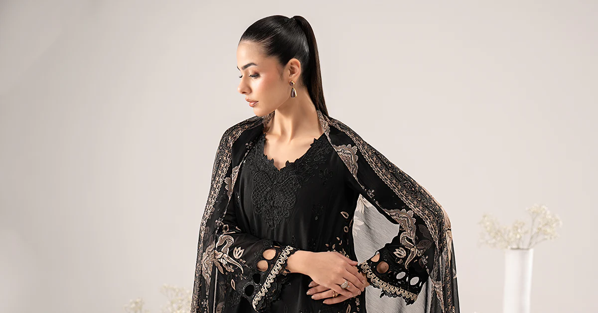 3 Piece Embroidered Lawn Suit - Image 8