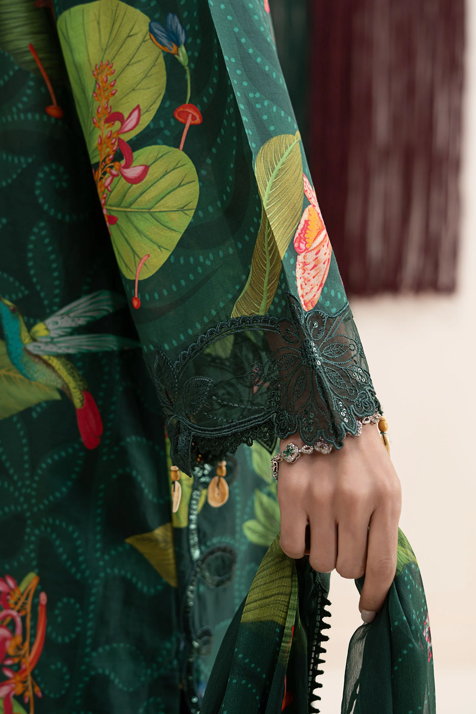 3 Piece Embroidered Lawn Suit - Image 4