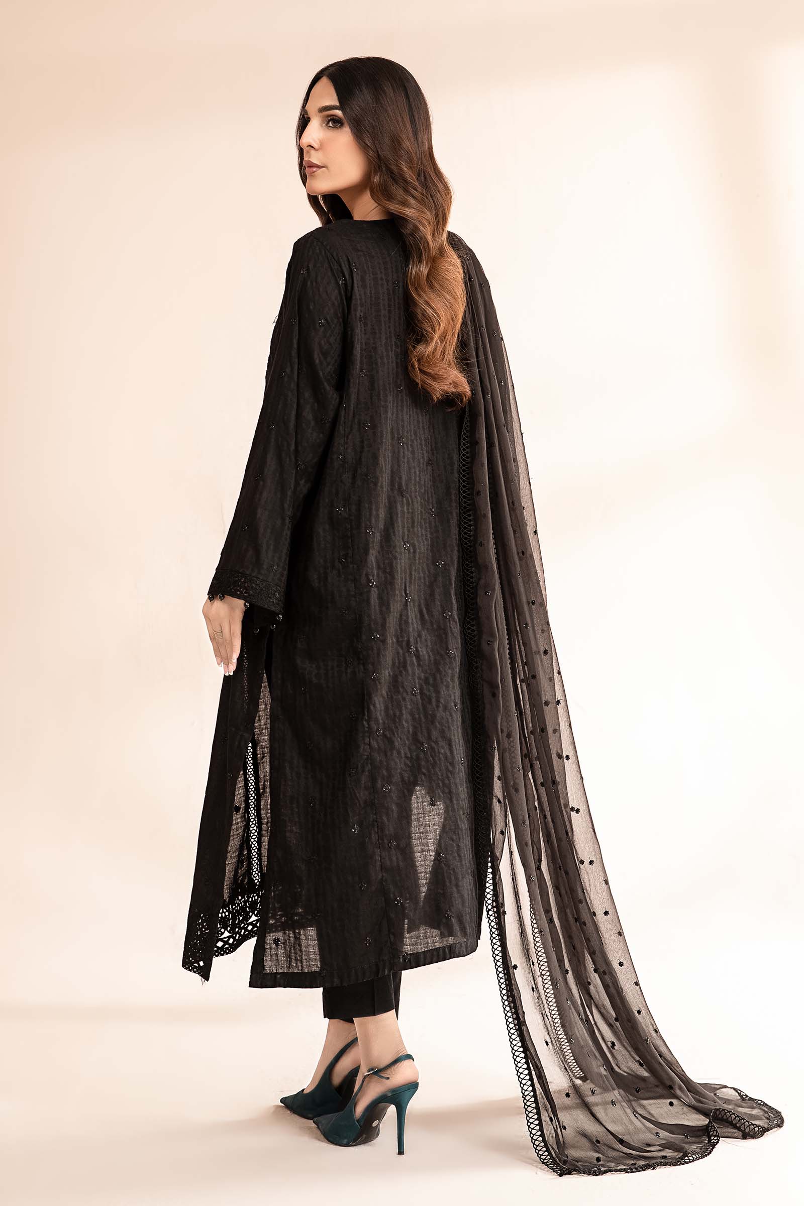 3 Piece Embroidered Lawn Suit - Image 5