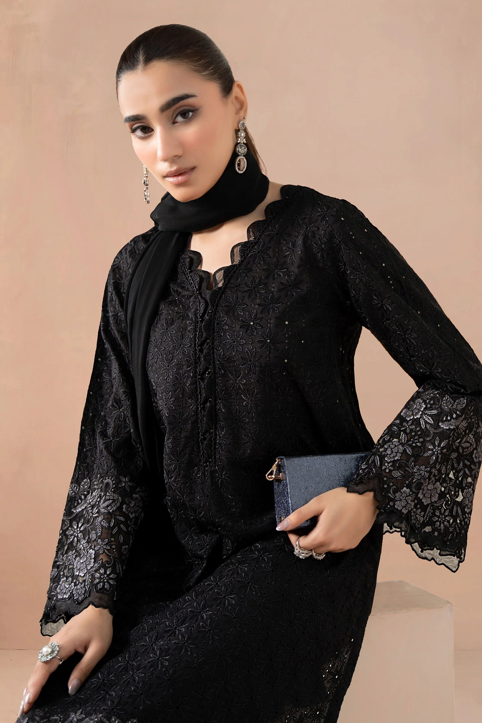 3 Piece Embroidered Lawn Suit - Image 2