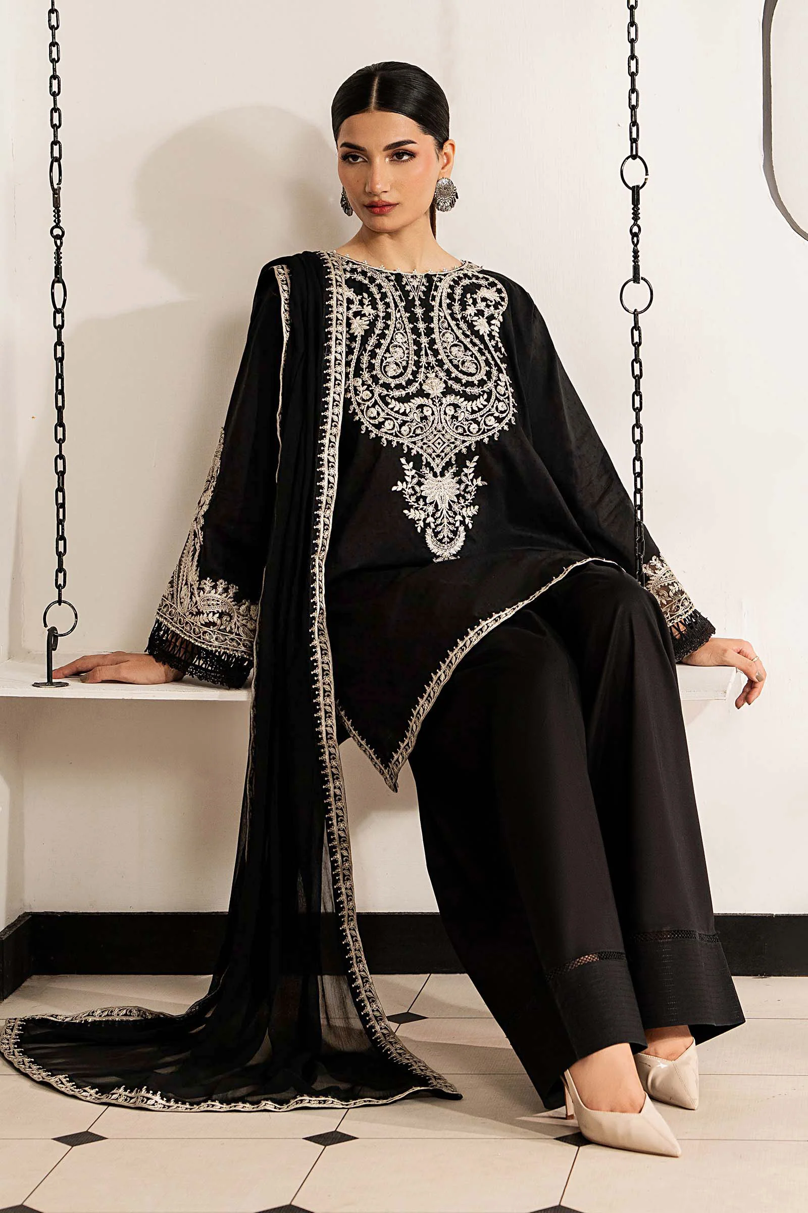 3 Piece Embroidered Dobby Lawn Suit - Image 4