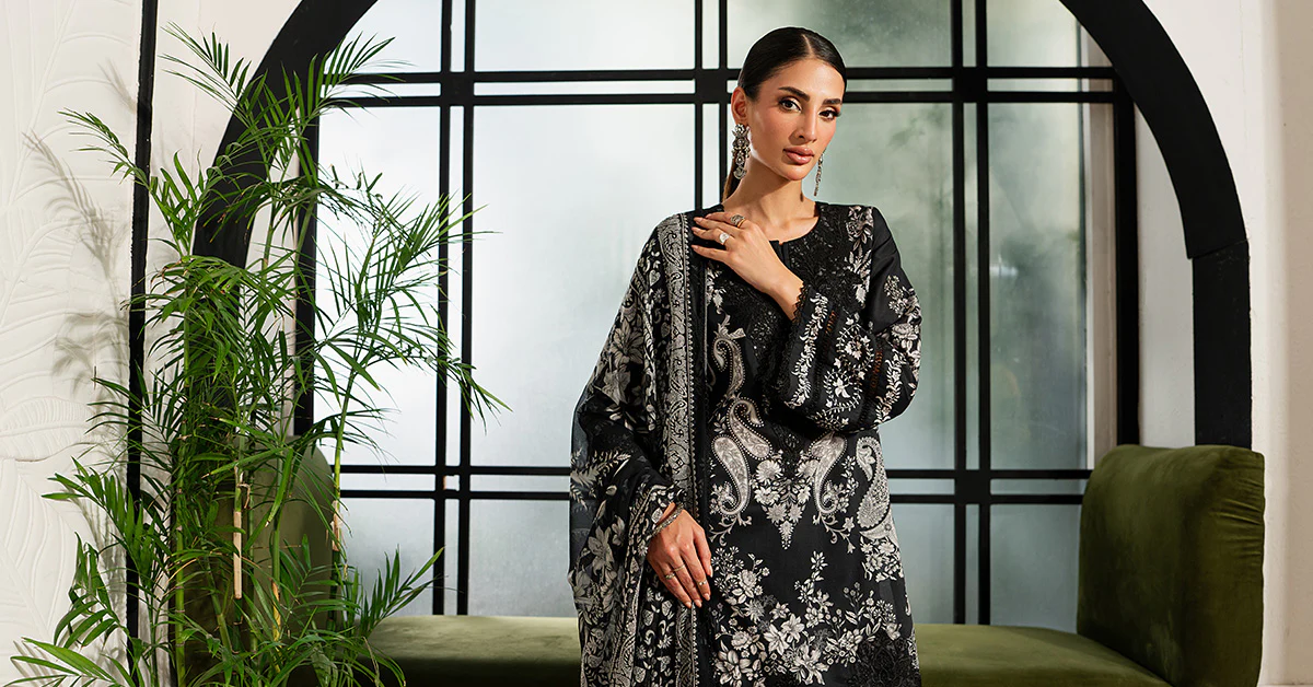3 Piece Embroidered Lawn Suit - Image 9