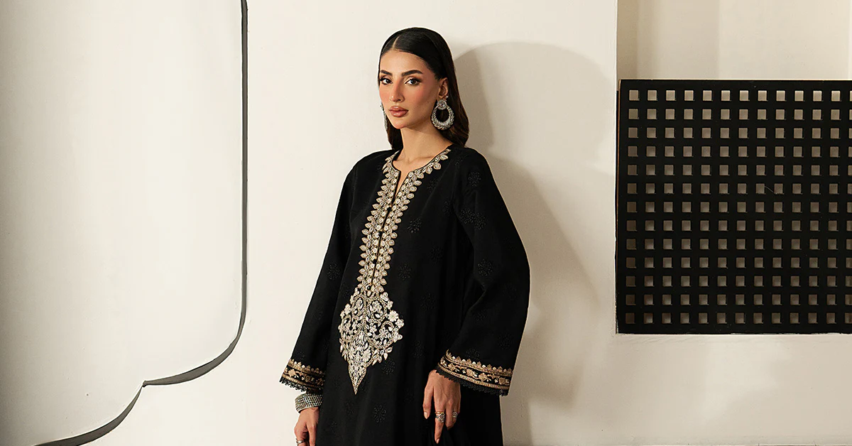 3 Piece Embroidered Lawn Suit - Image 8