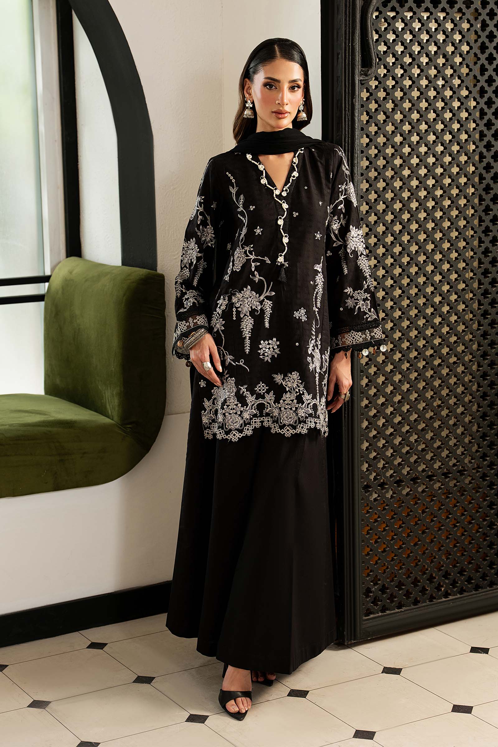 3 Piece Embroidered Dobby Lawn Suit - Image 9