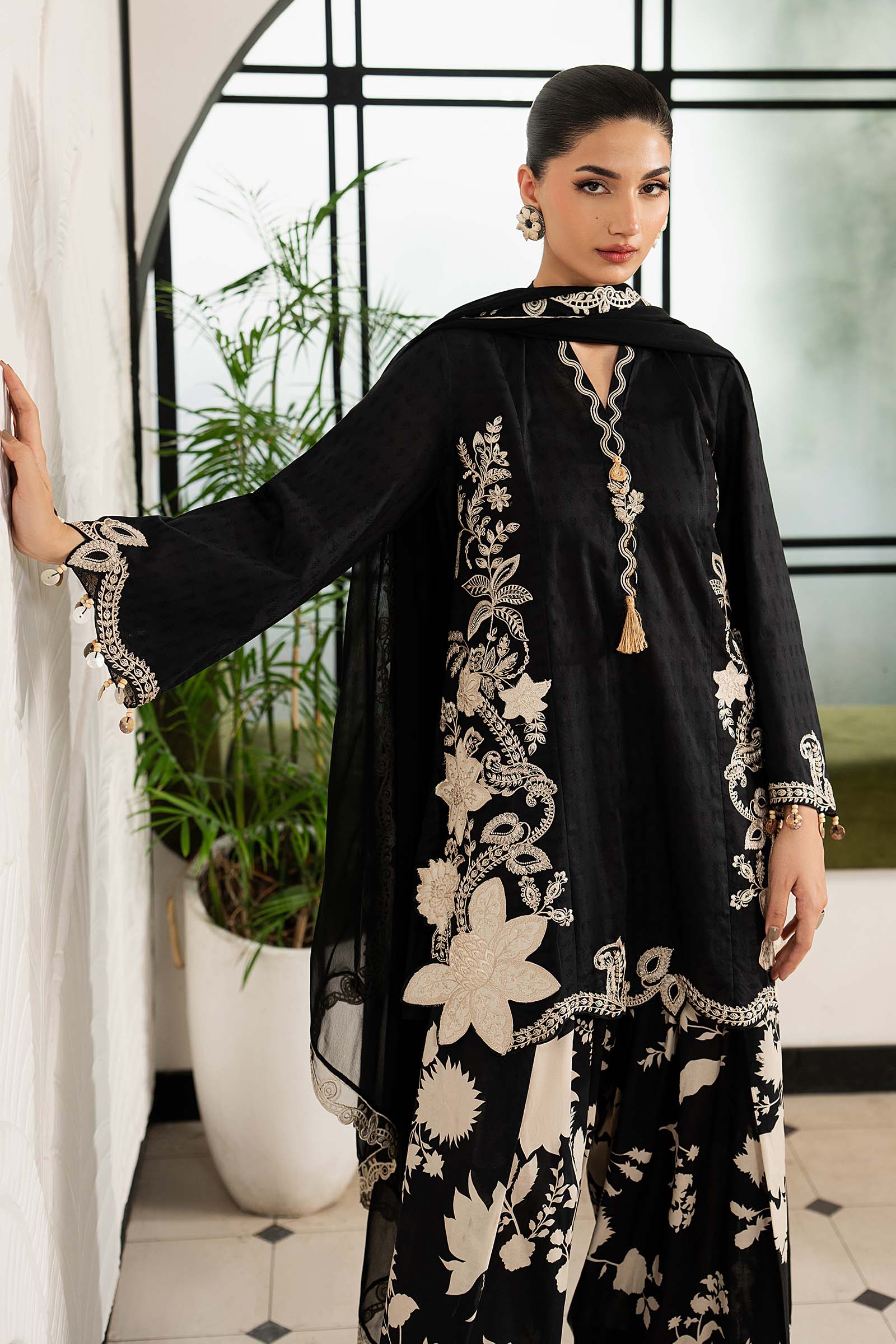 3 Piece Embroidered Dobby Lawn Suit - Image 3