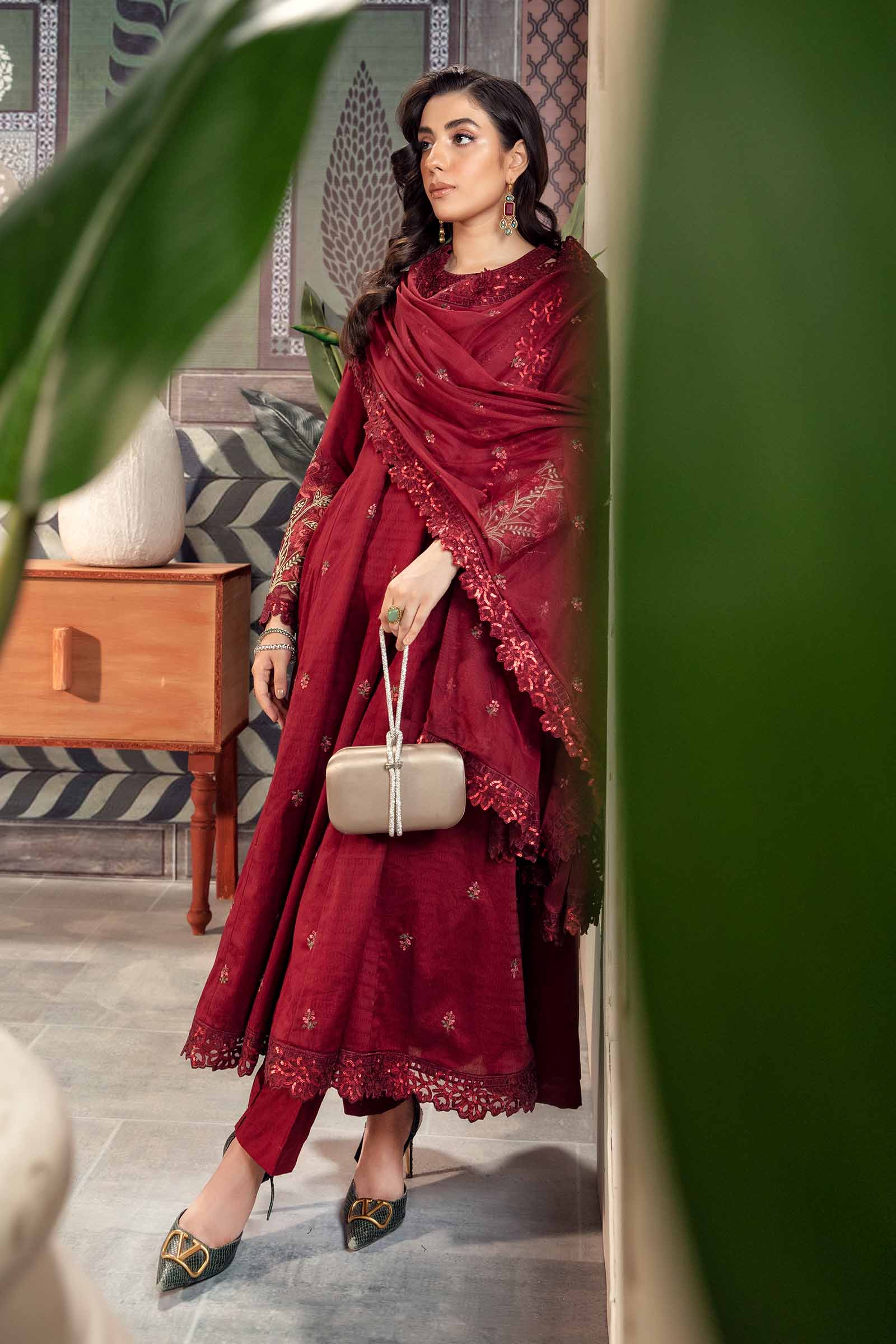 3 Piece Embroidered Dobby Lawn Suit - Image 4