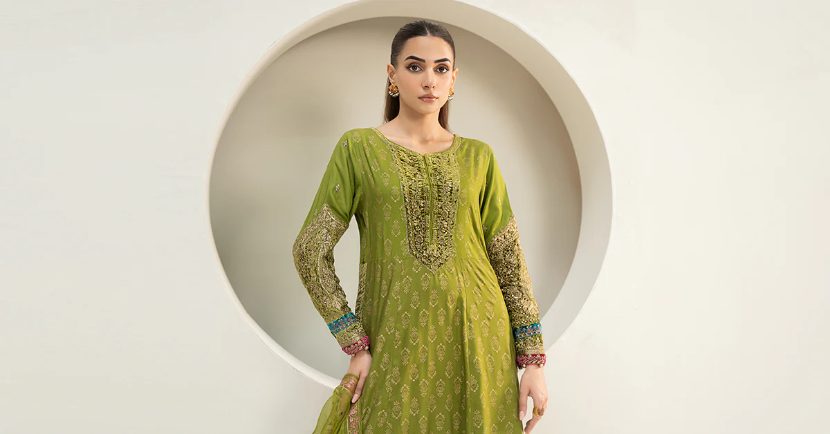 3 Piece Embroidered Linen Suit - Image 7