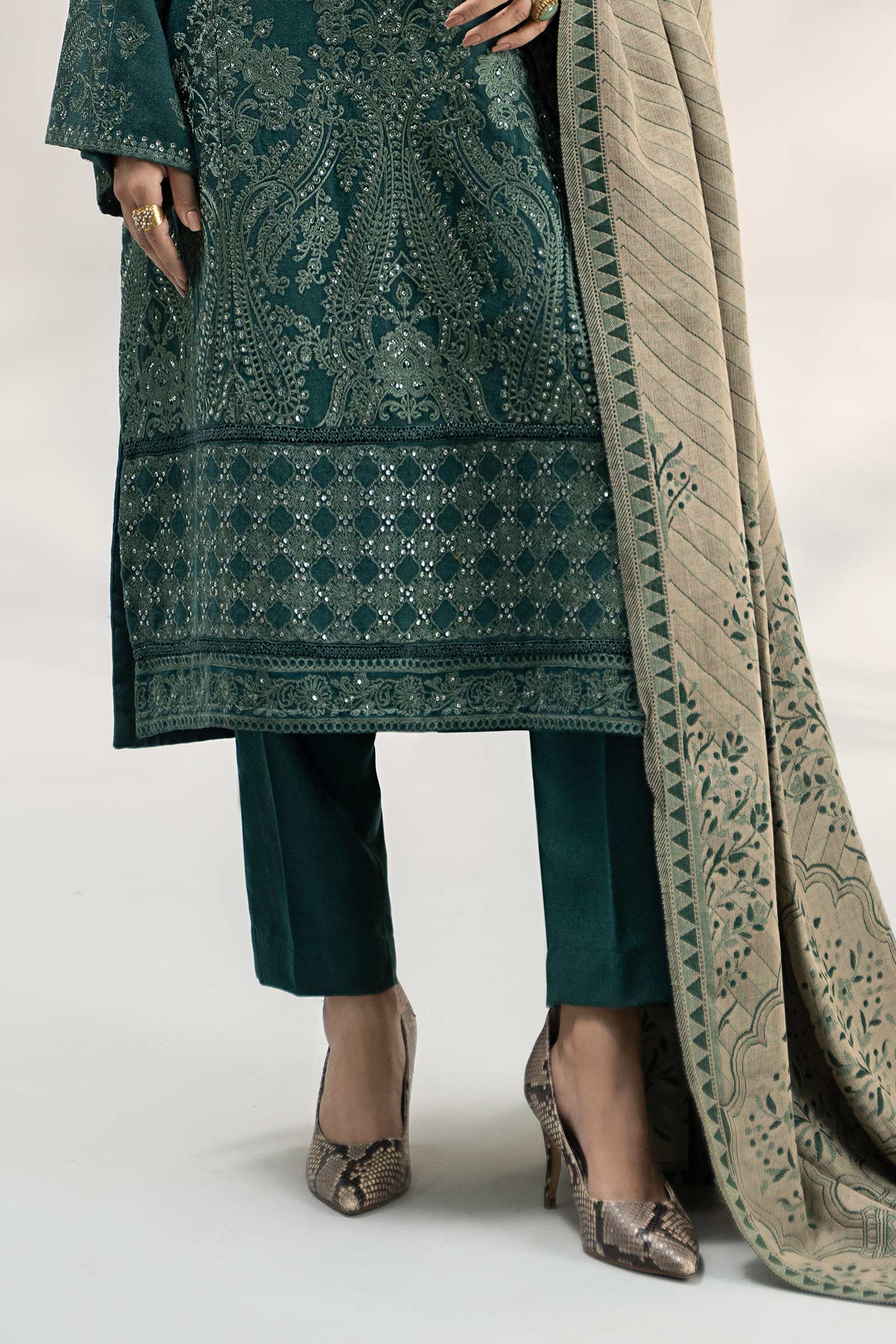 3 Piece Embroidered Pashmina Wool Suit - Image 3