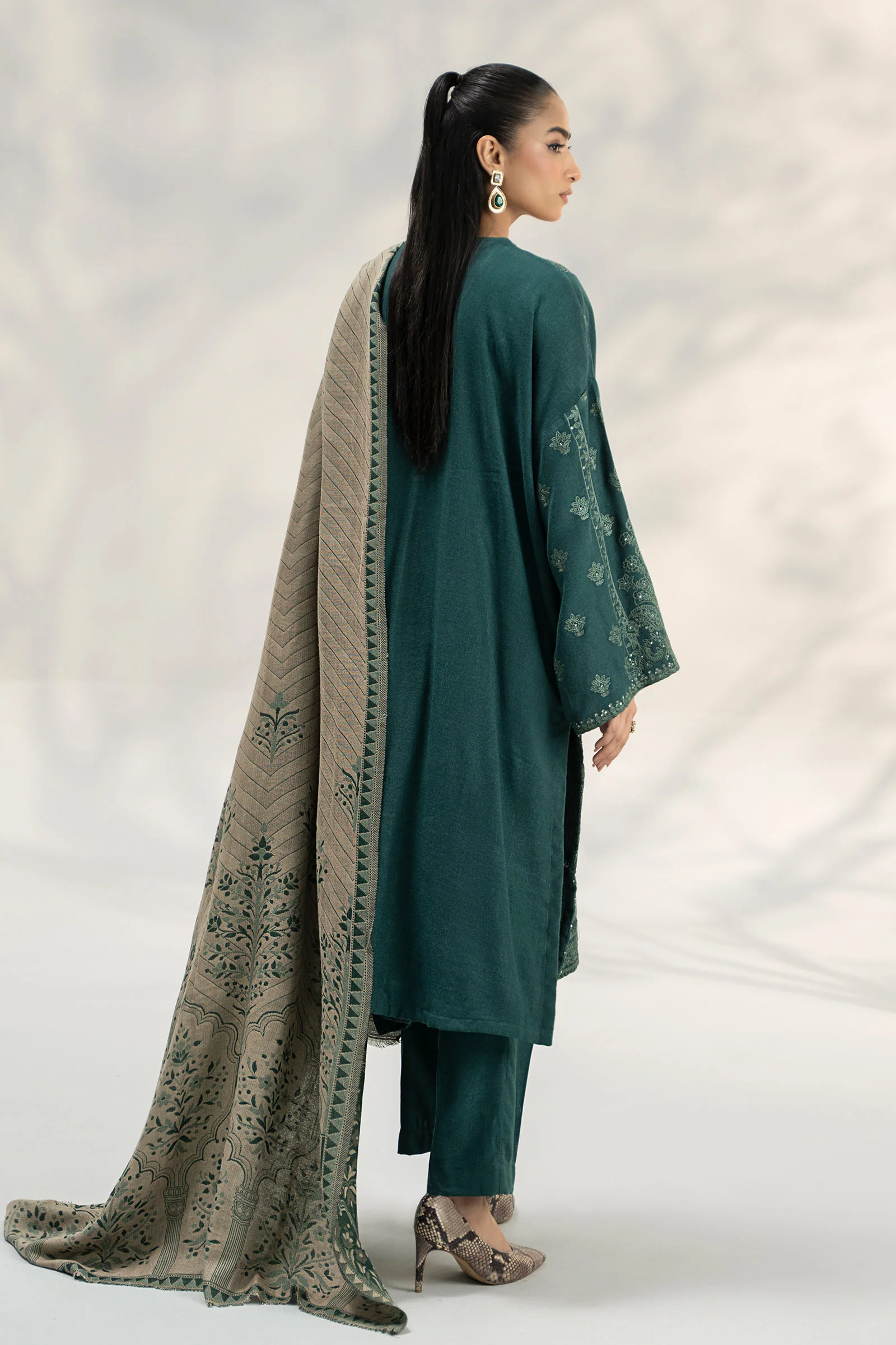 3 Piece Embroidered Pashmina Wool Suit - Image 5