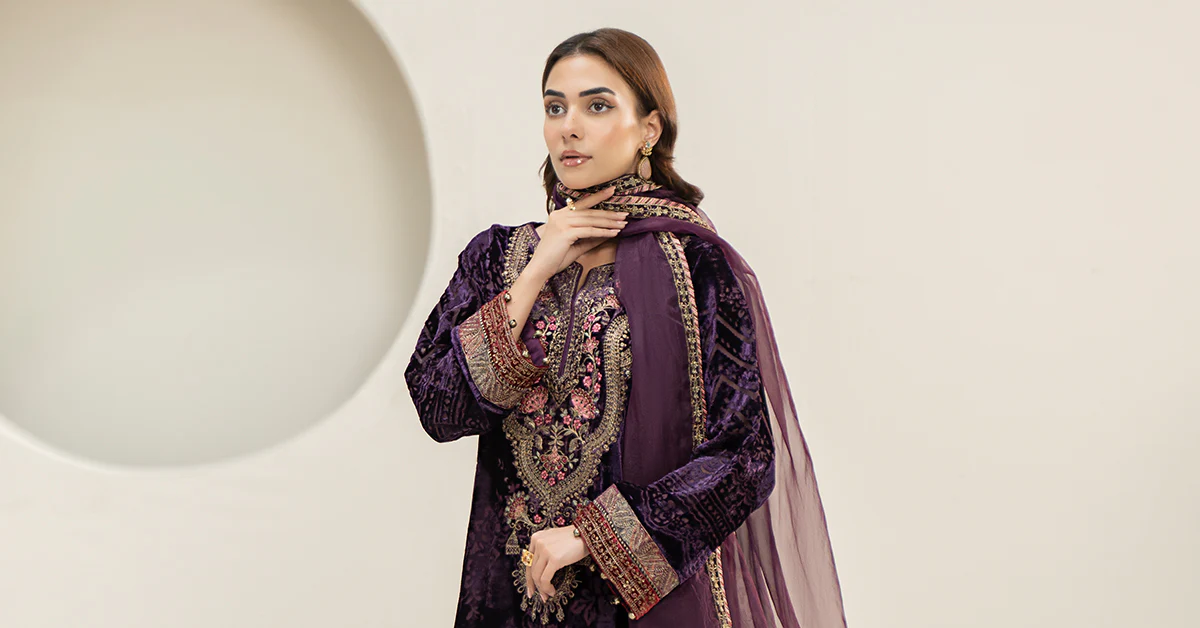 3 Piece Embroidered Plush Suit - Image 8