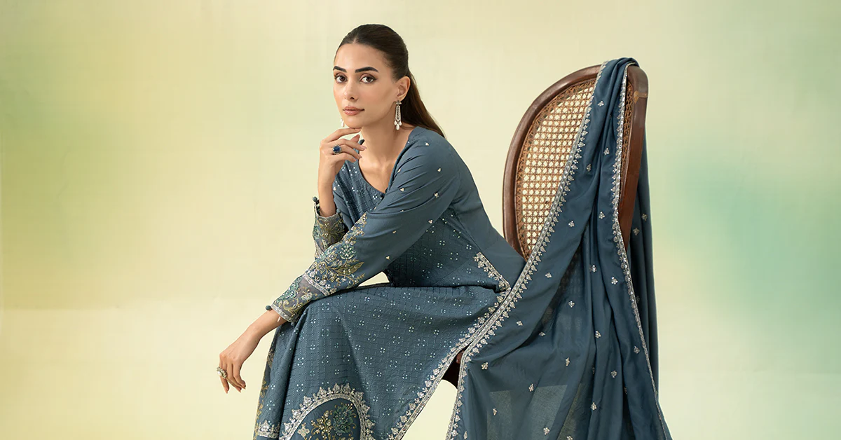 3 Piece Embroidered Linen Suit - Image 6