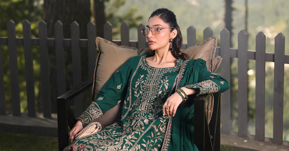 3 Piece Embroidered Linen Suit - Image 14