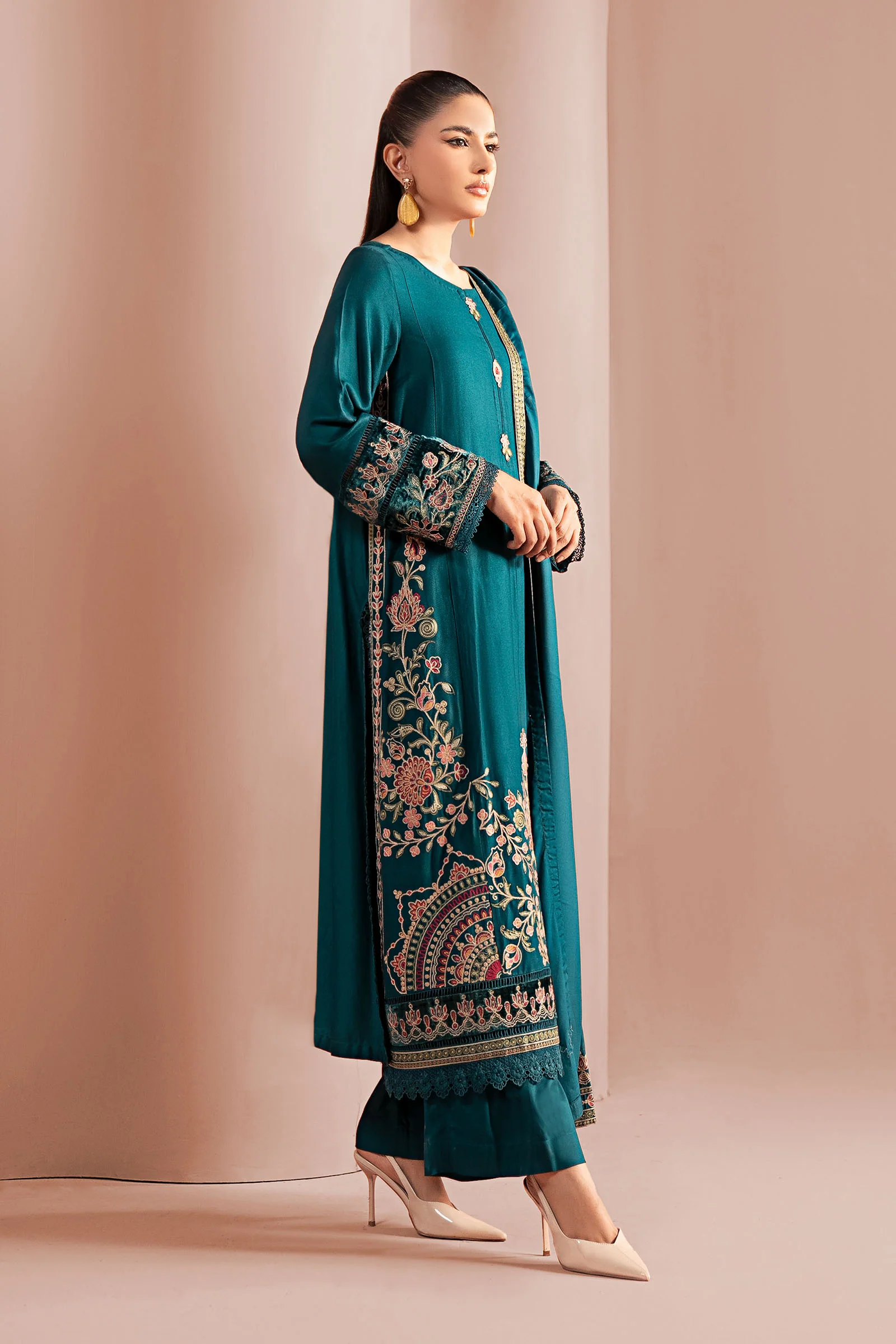 3 Piece Embroidered Marina Suit - Image 9