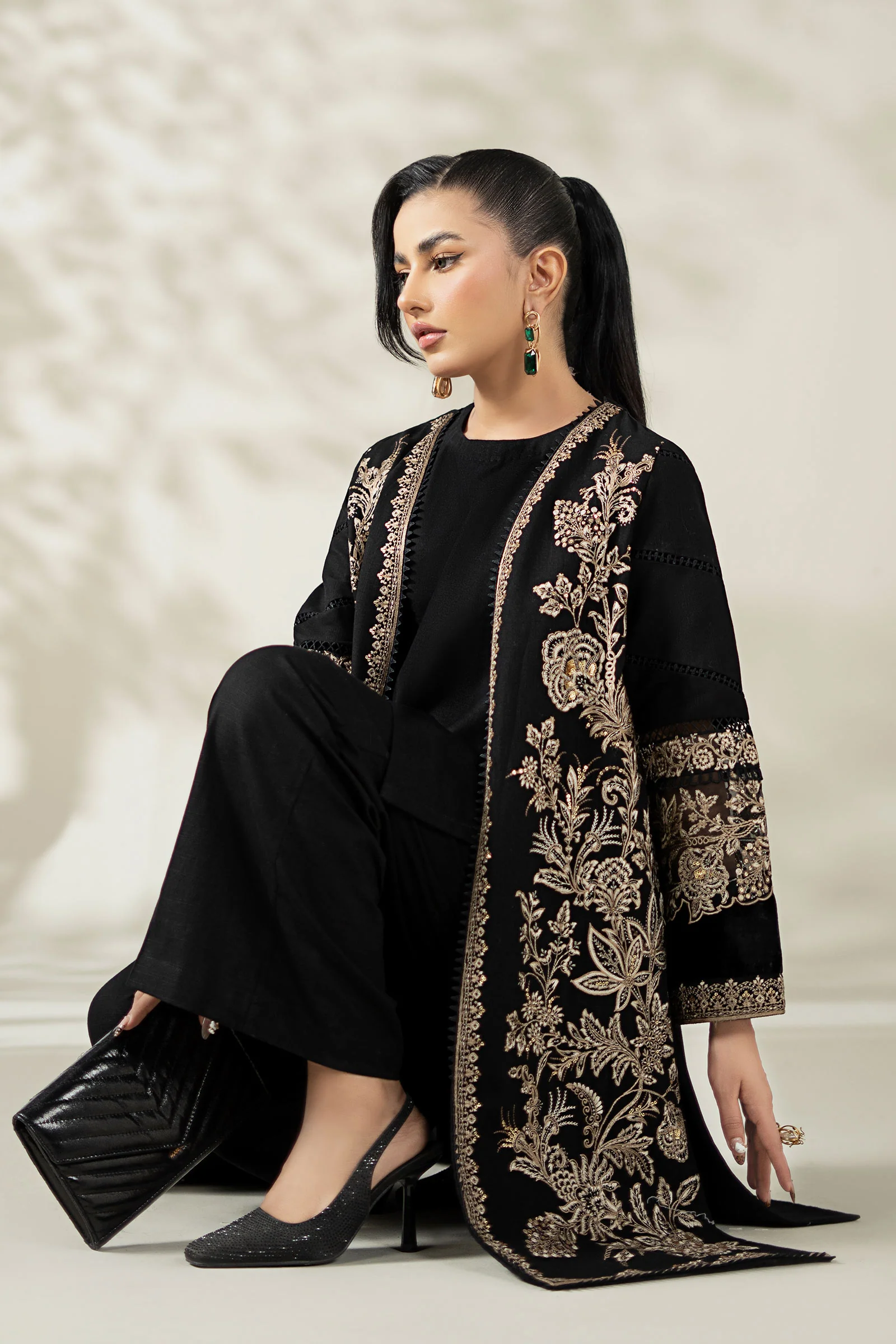 3 Piece Embroidered Khaddar Suit - Image 2