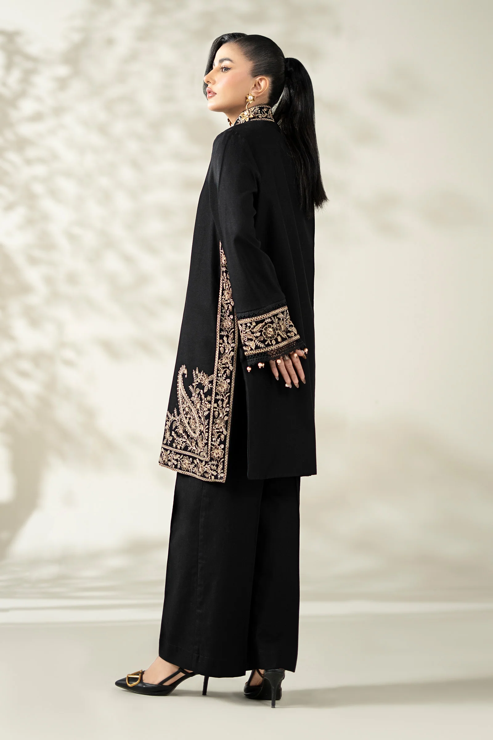 3 Piece Embroidered Khaddar Suit - Image 10