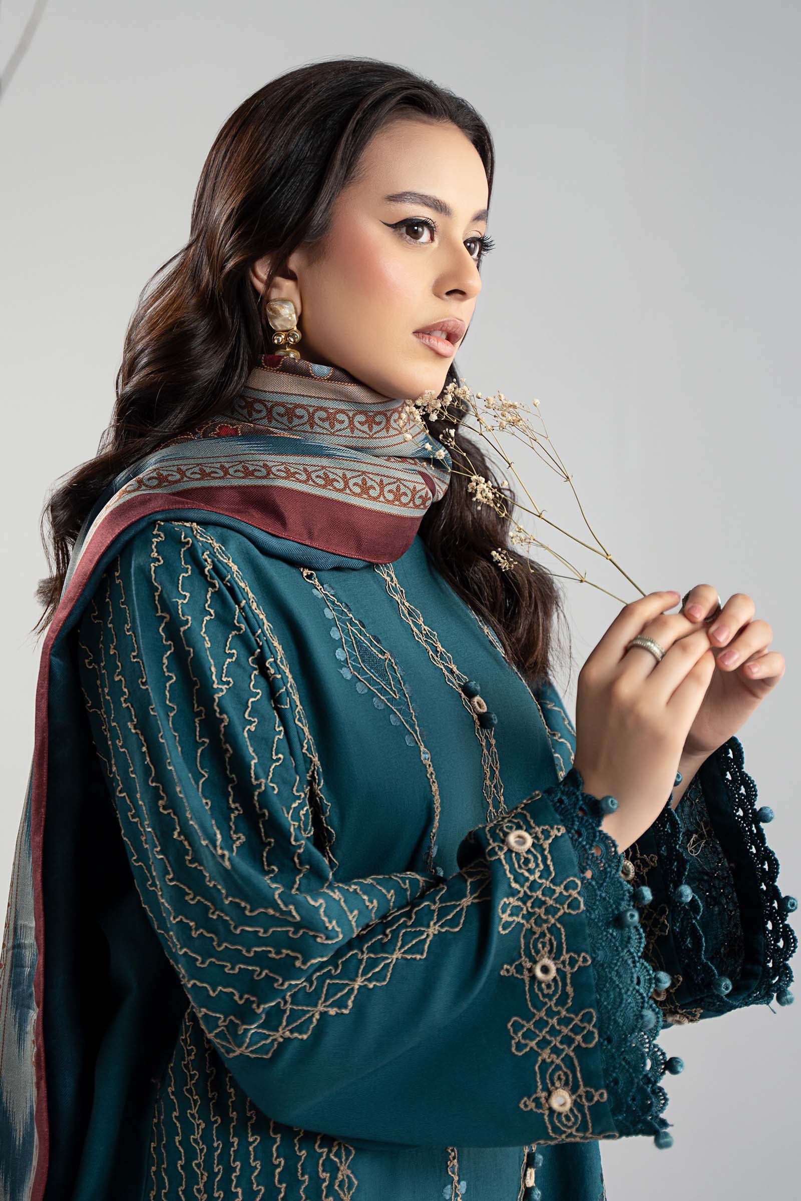 3 Piece Embroidered Khaddar Suit - Image 4