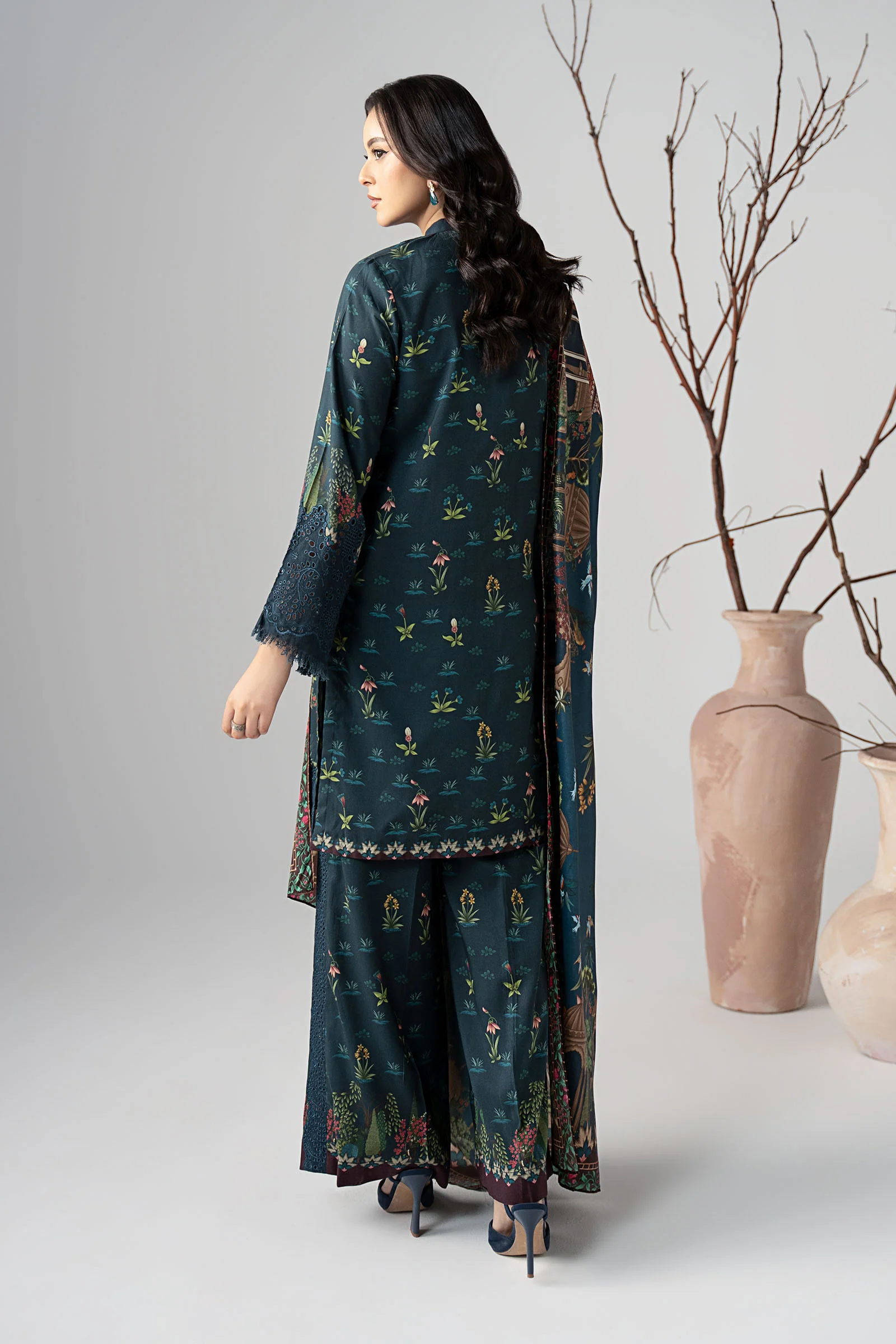 3 Piece Embroidered Linen Suit - Image 9