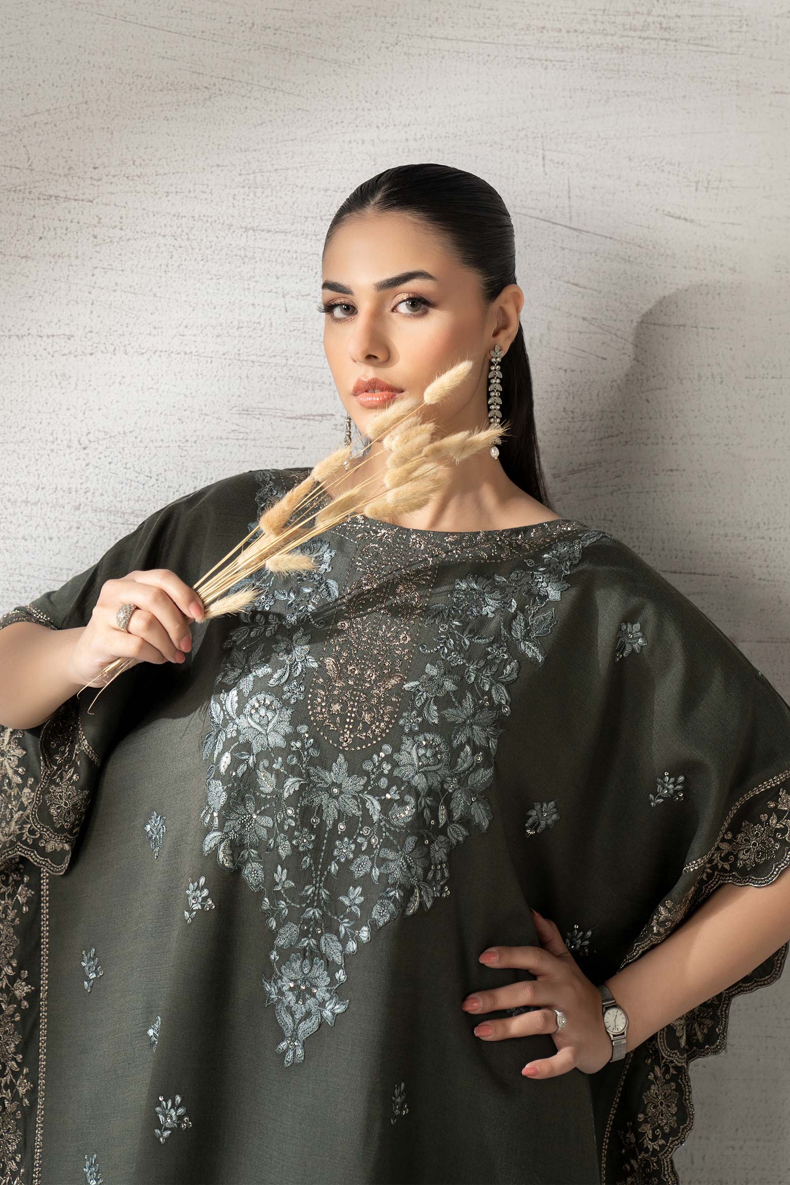 2 Piece Embroidered Woven Suit - Image 3