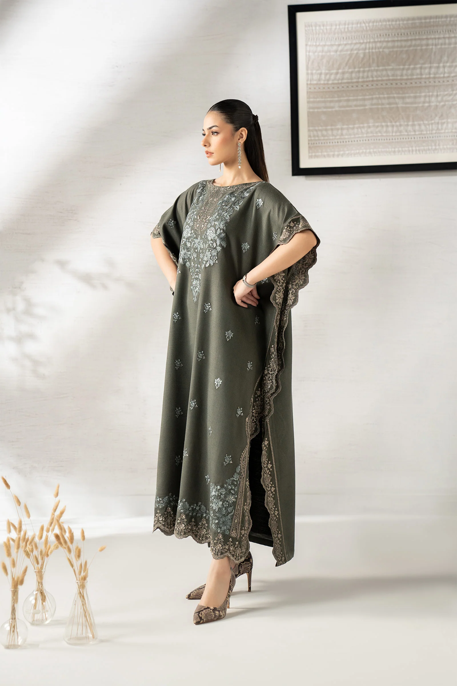 2 Piece Embroidered Woven Suit - Image 5