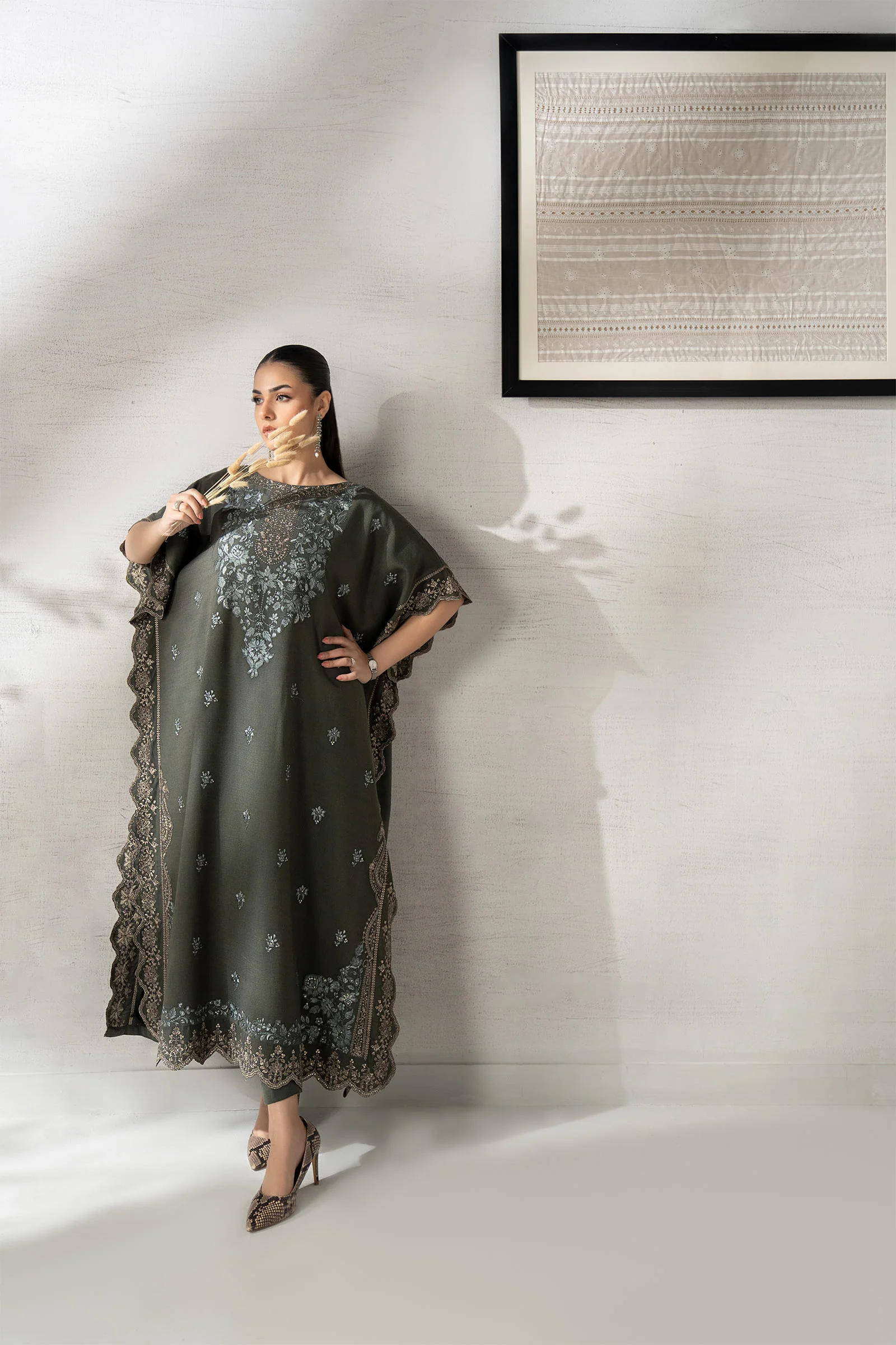 2 Piece Embroidered Woven Suit - Image 6