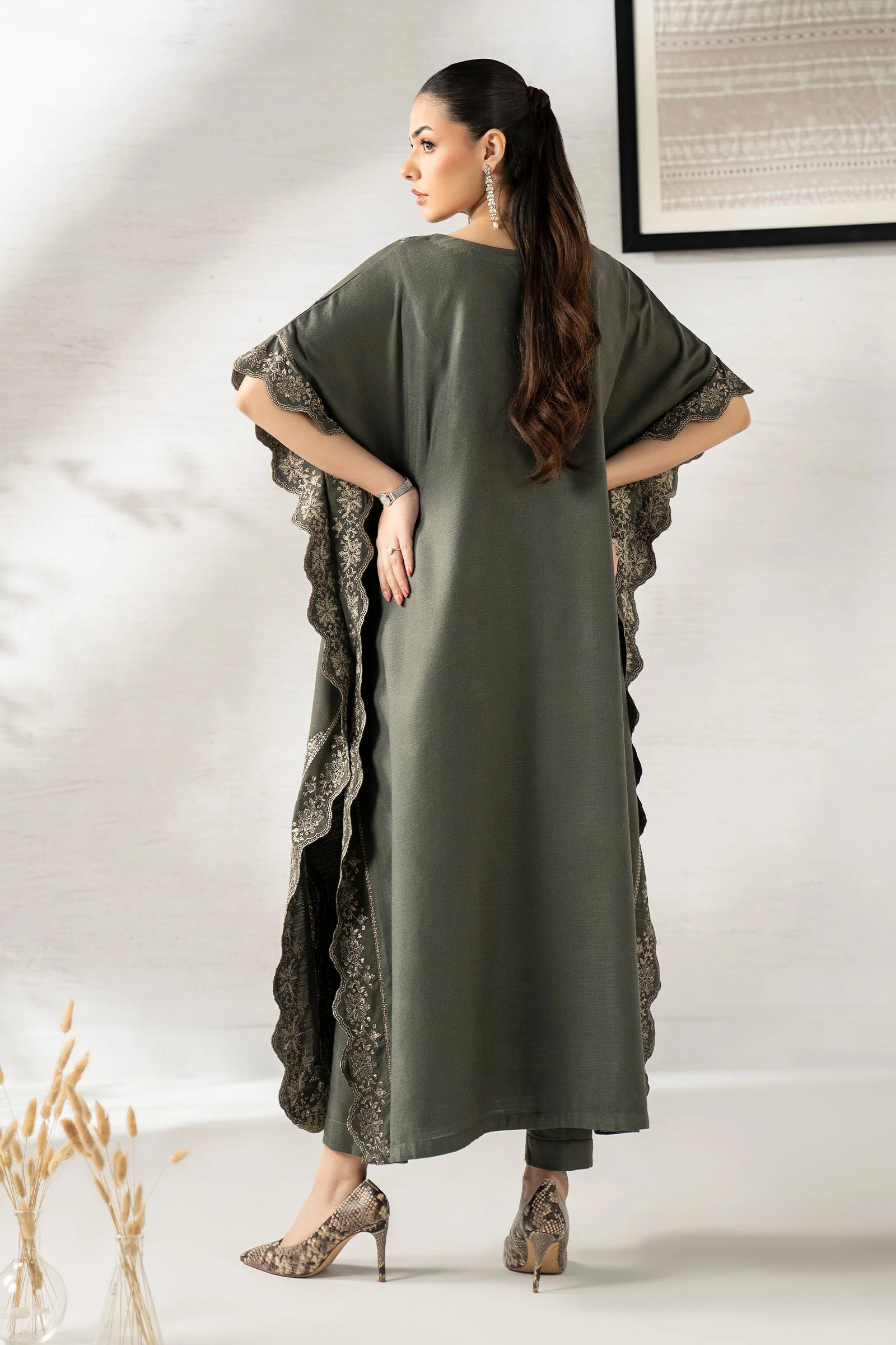 2 Piece Embroidered Woven Suit - Image 7