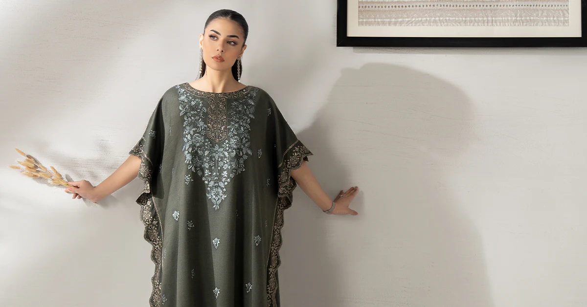 2 Piece Embroidered Woven Suit - Image 8