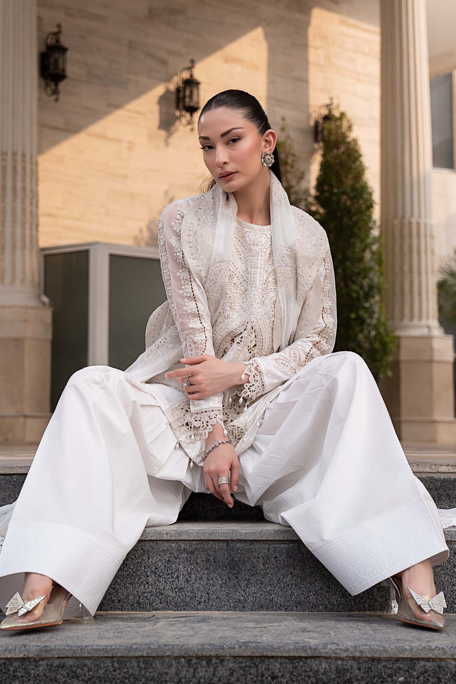 3 Piece Embroidered Jacquard Lawn Suit - Image 2