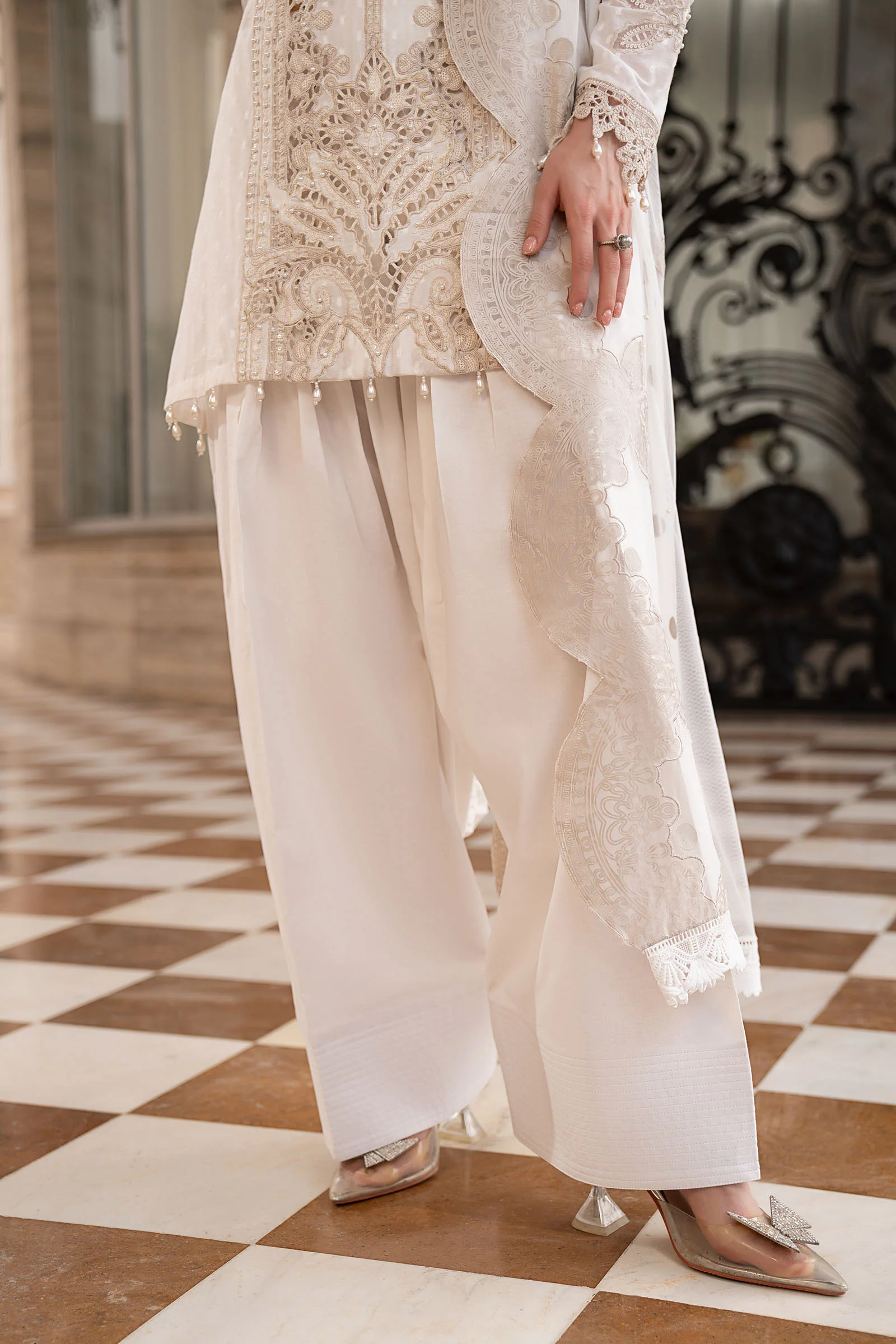 3 Piece Embroidered Jacquard Lawn Suit - Image 8