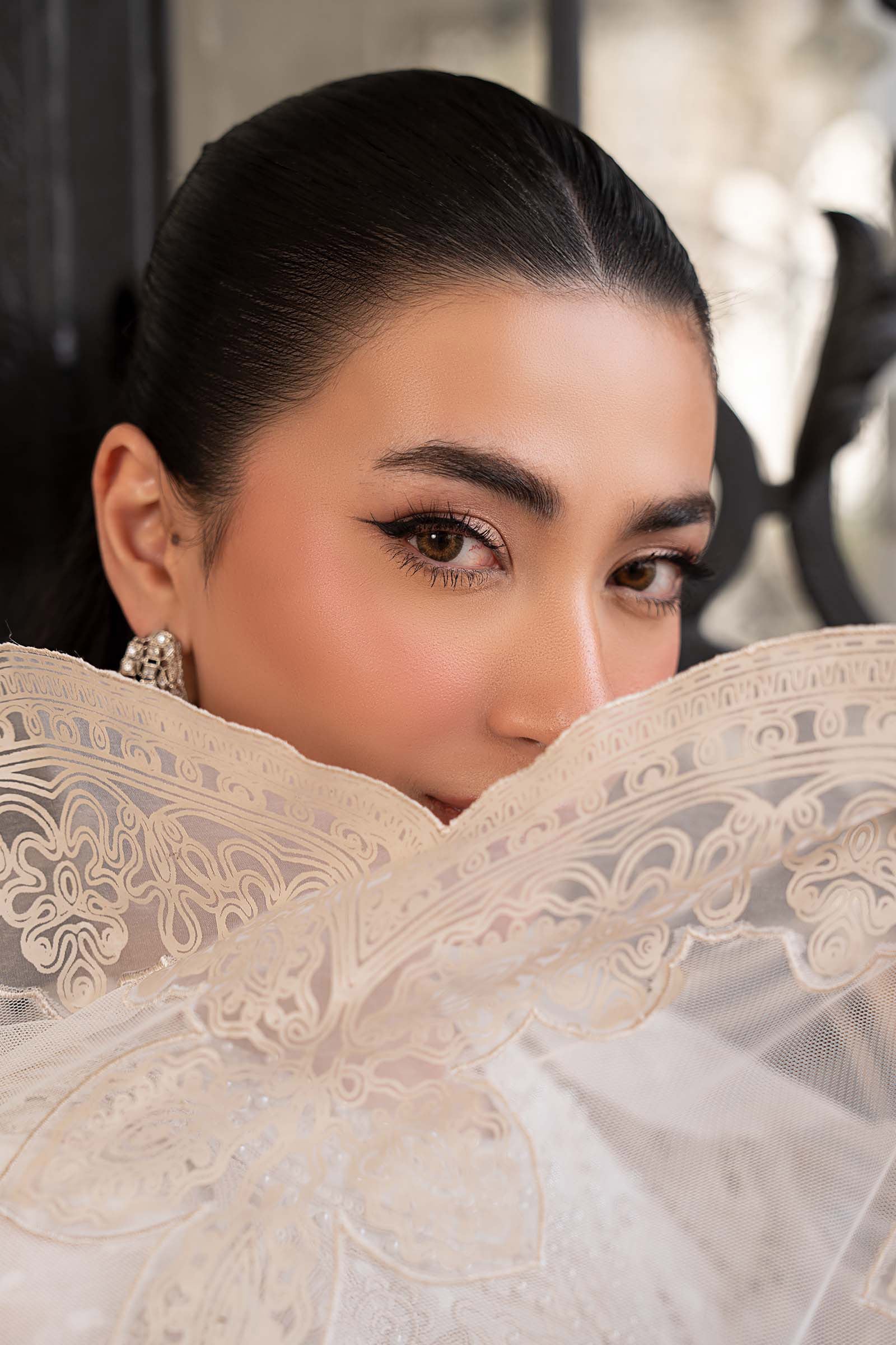 3 Piece Embroidered Jacquard Lawn Suit - Image 3