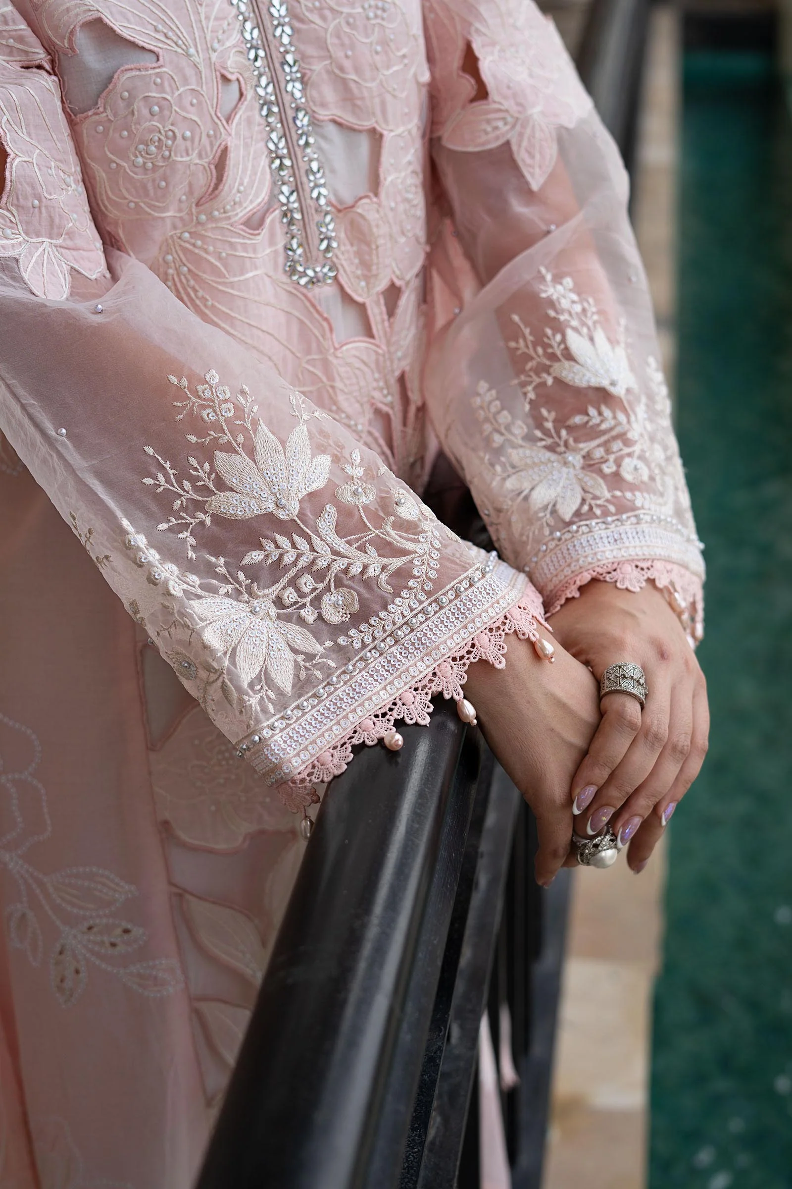 3 Piece Embroidered Lawn Suit - Image 5
