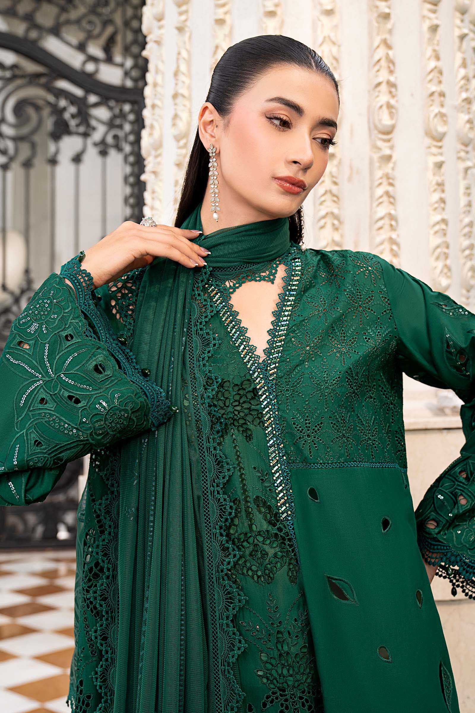 3 Piece Embroidered Lawn Suit - Image 3