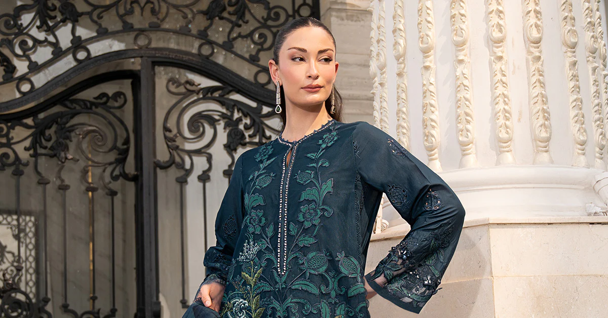 3 Piece Embroidered Lawn Suit - Image 7