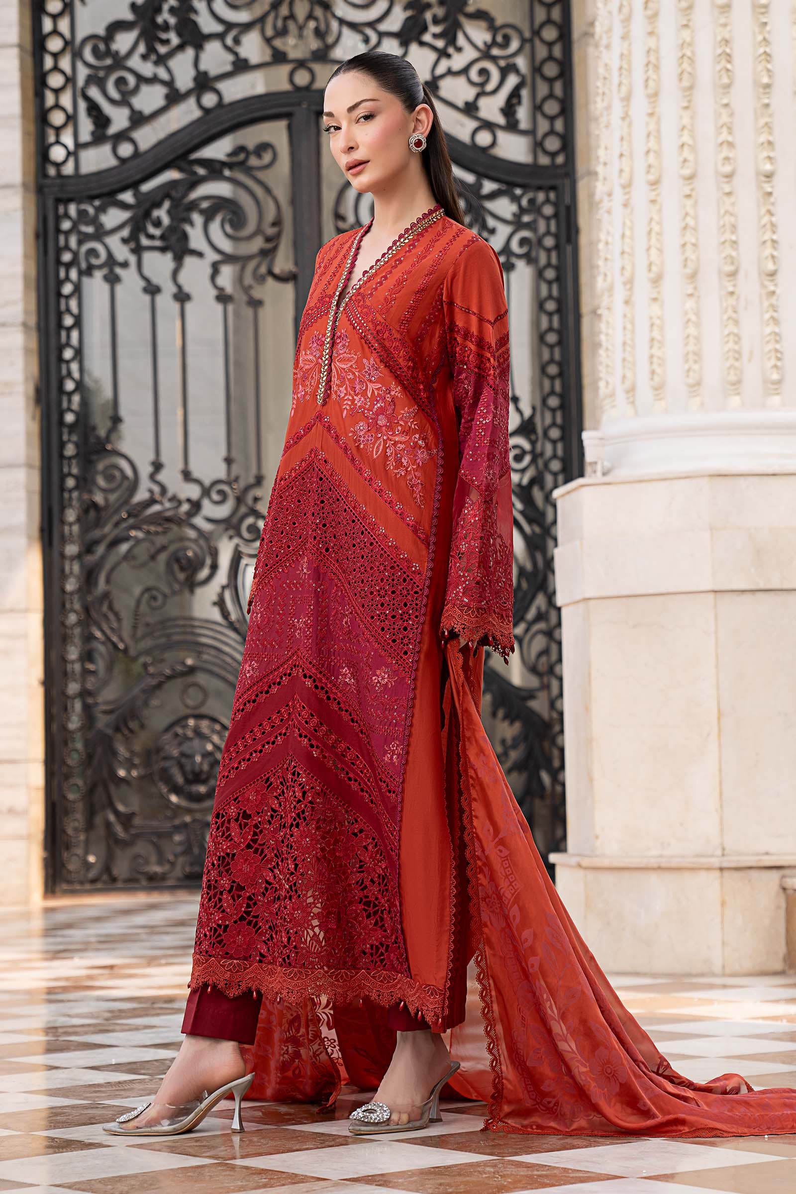 3 Piece Embroidered Lawn Suit - Image 4